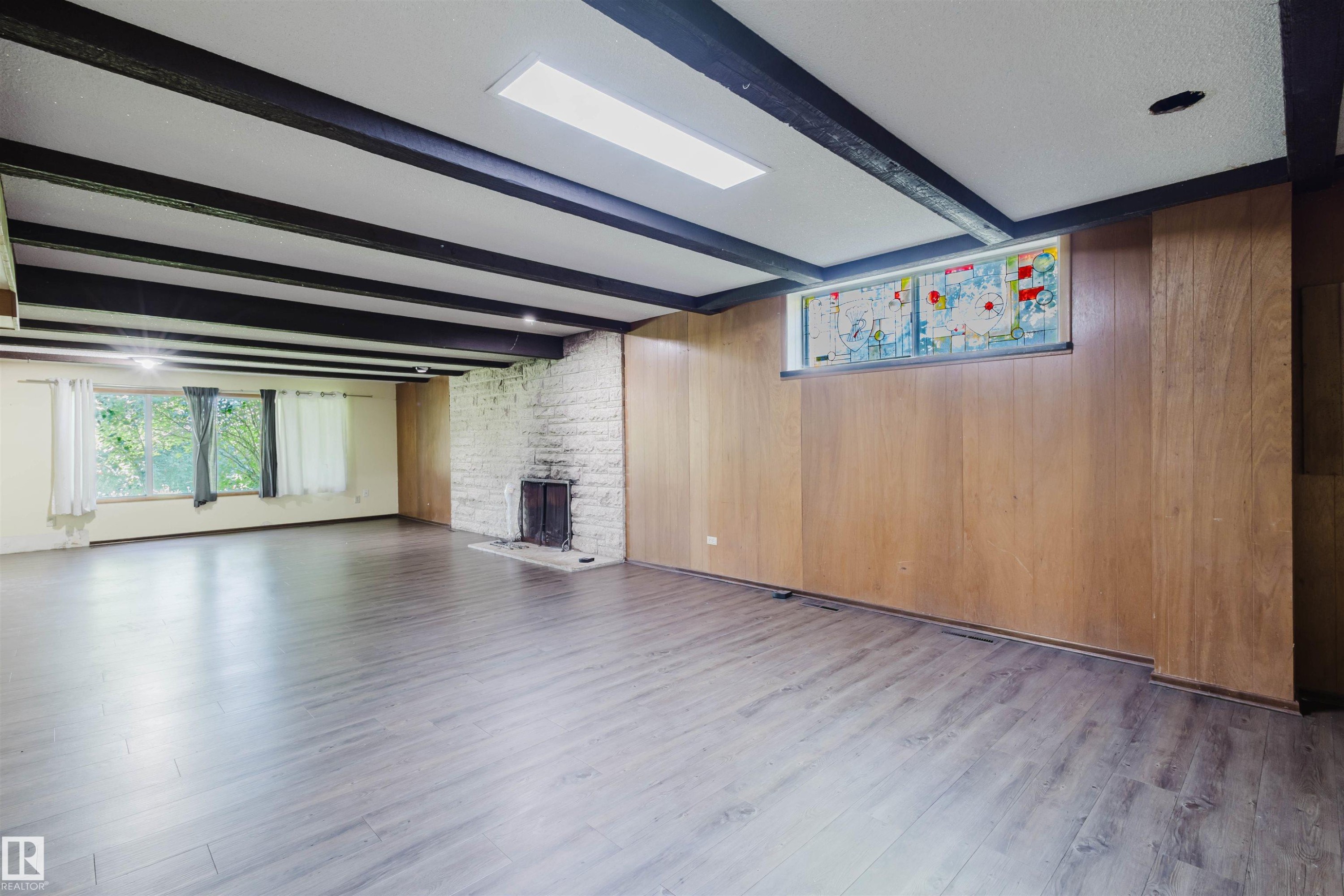 Edmonton, AB - Indoor