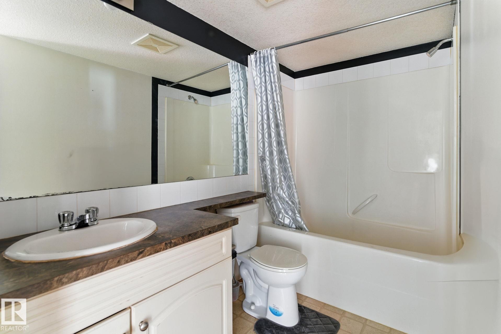 43 150 Edwards Drive, Edmonton, AB - Indoor Photo Showing Bathroom