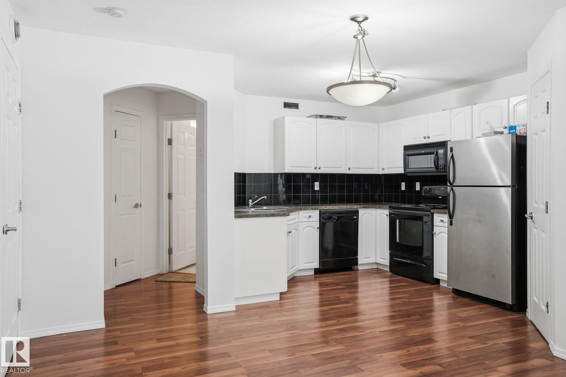 43 150 Edwards Drive, Edmonton, AB - Indoor Photo Showing Kitchen