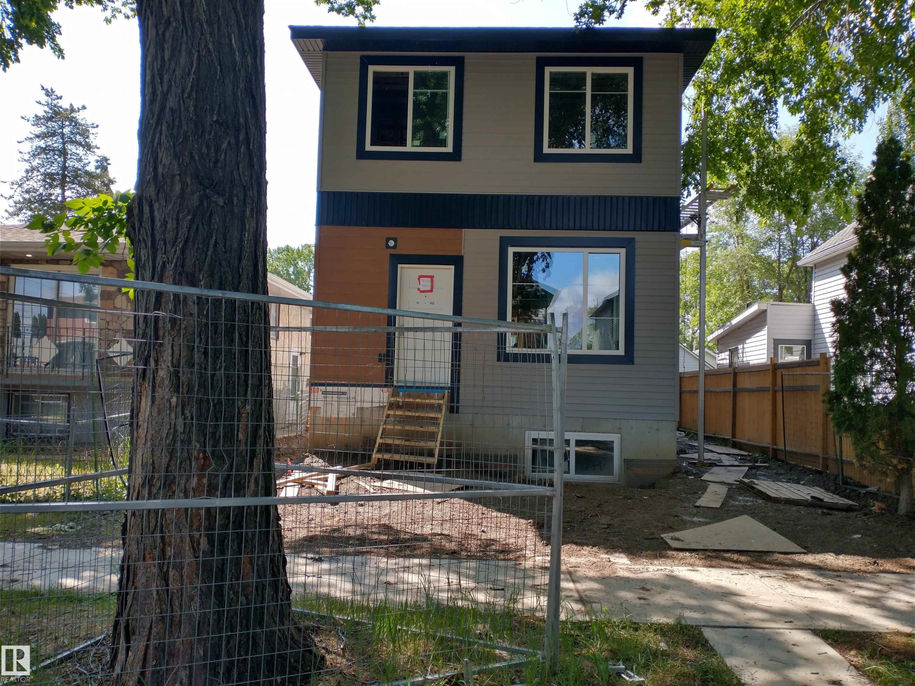 Edmonton, AB - Outdoor