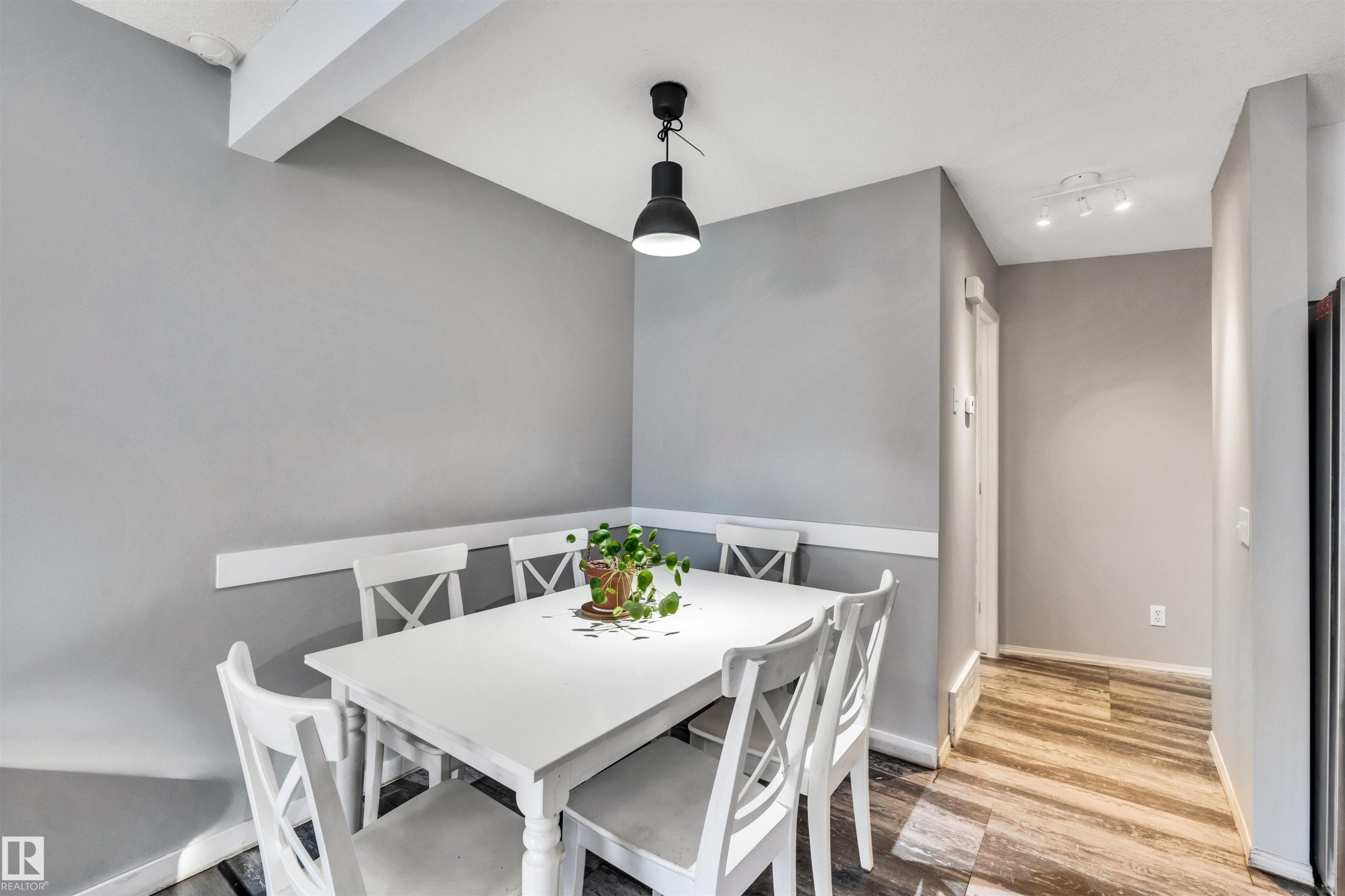 123 150 Edwards Drive, Edmonton, AB - Indoor Photo Showing Dining Room