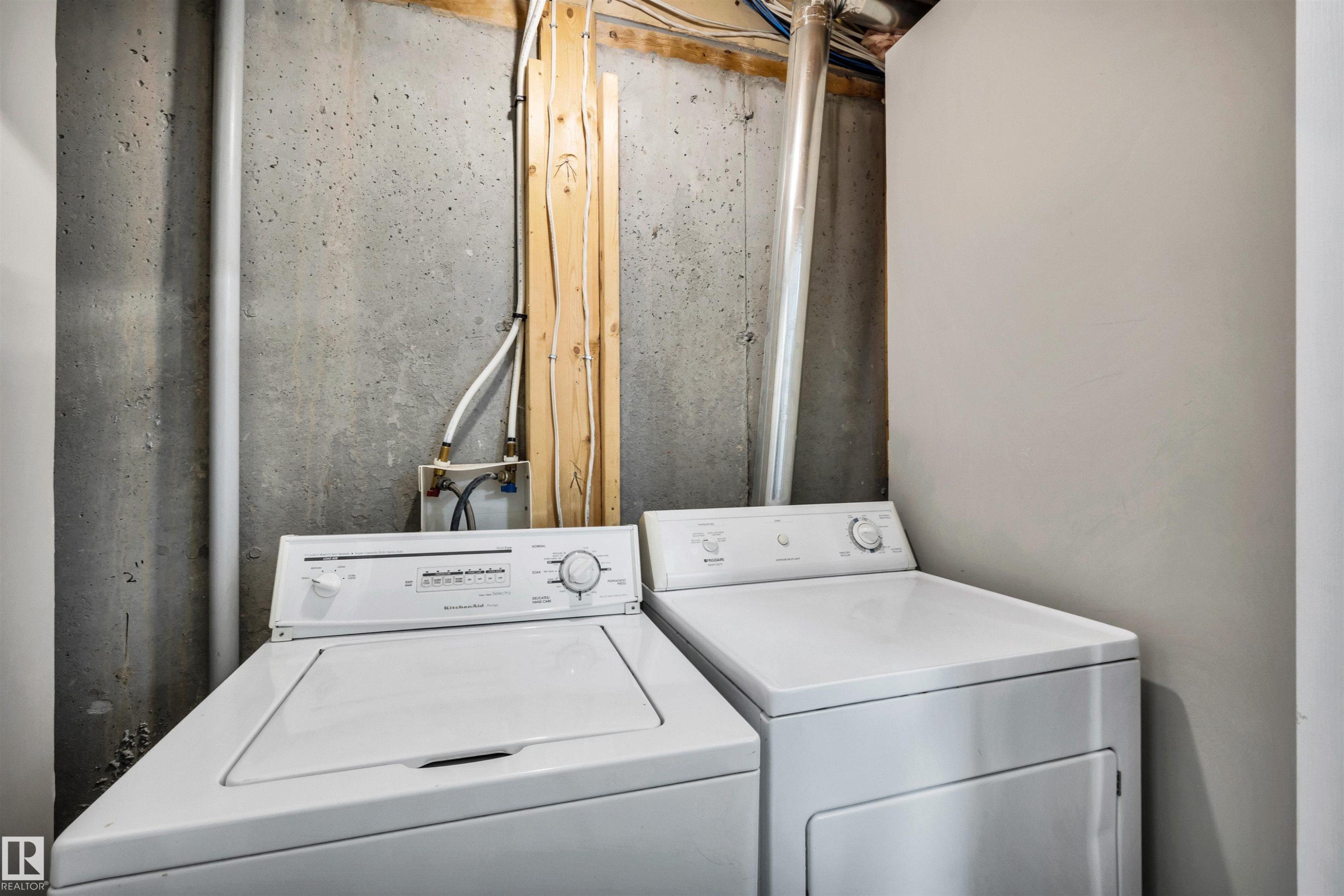 123 150 Edwards Drive, Edmonton, AB - Indoor Photo Showing Laundry Room