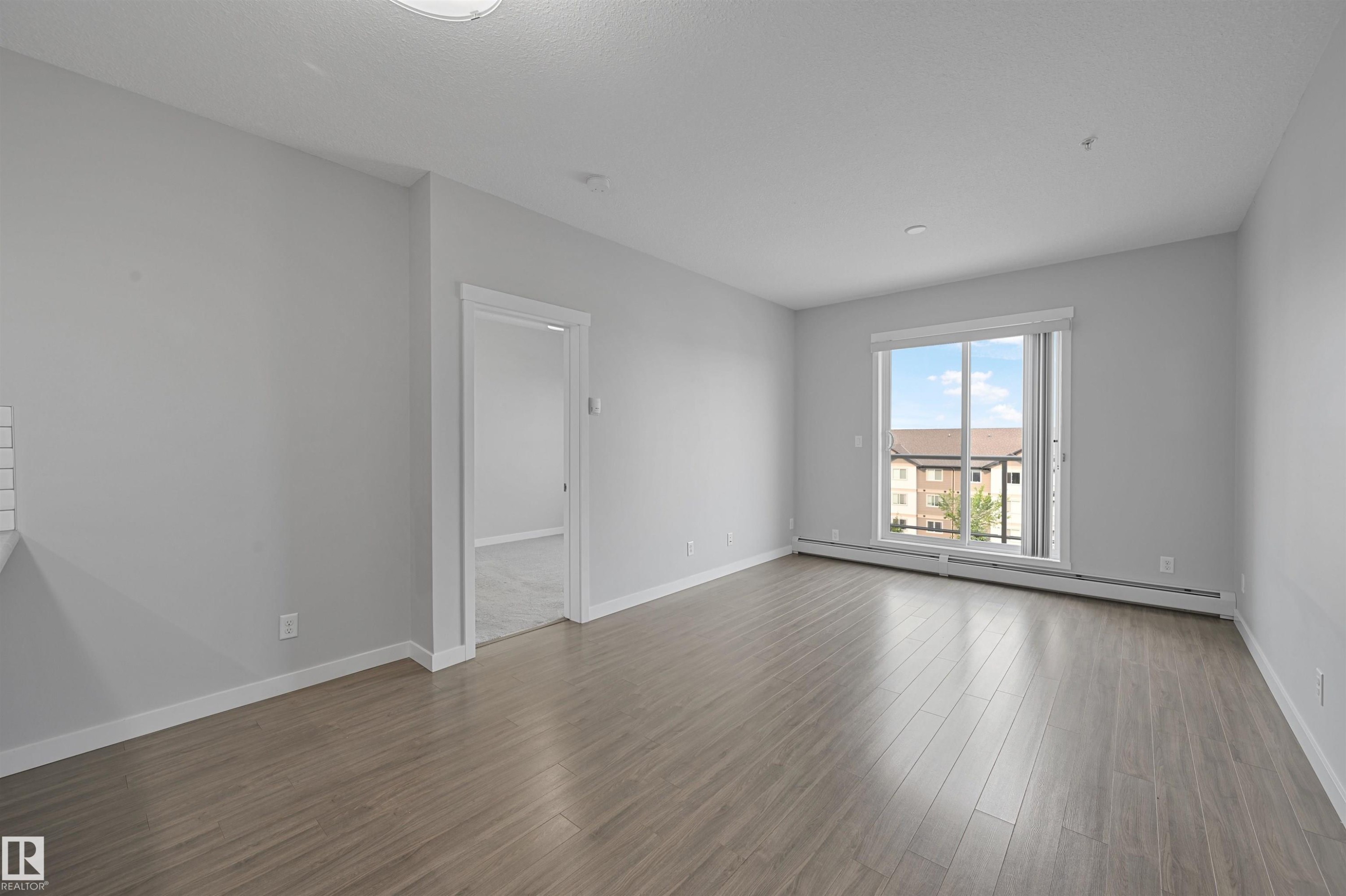 405 812 Welsh Drive, Edmonton, AB - Indoor Photo Showing Other Room