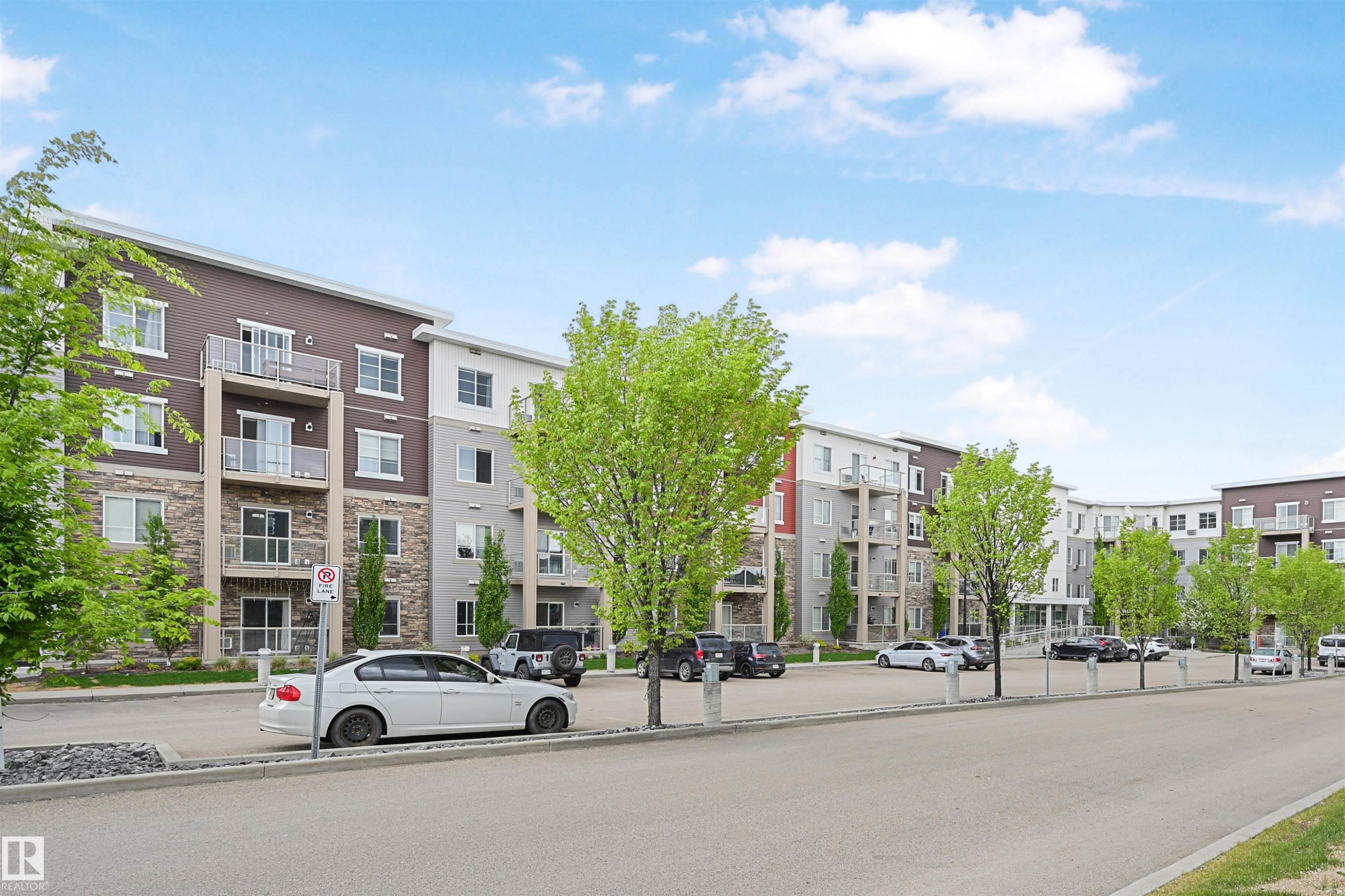 108 812 Welsh Drive, Edmonton, AB - Outdoor