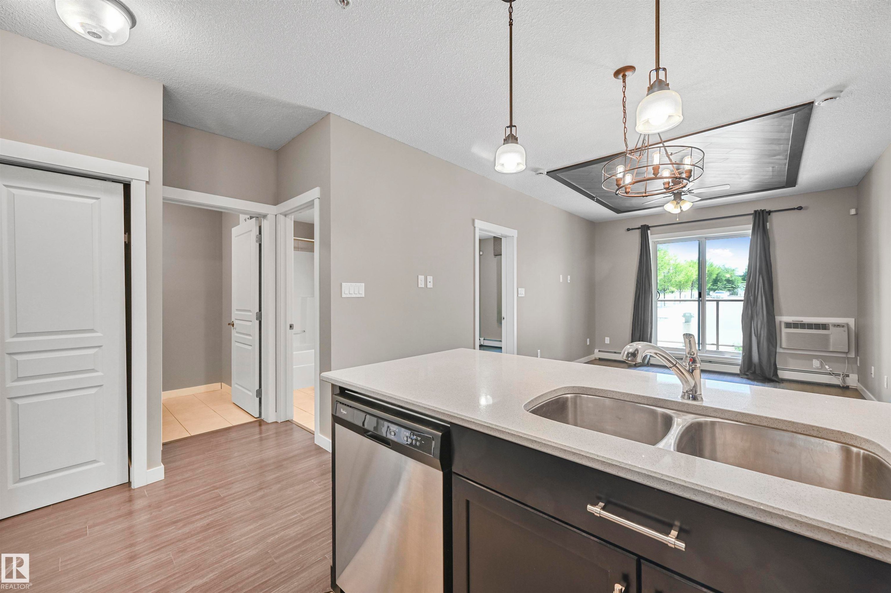 108 812 Welsh Drive, Edmonton, AB - Indoor Photo Showing Kitchen With Double Sink