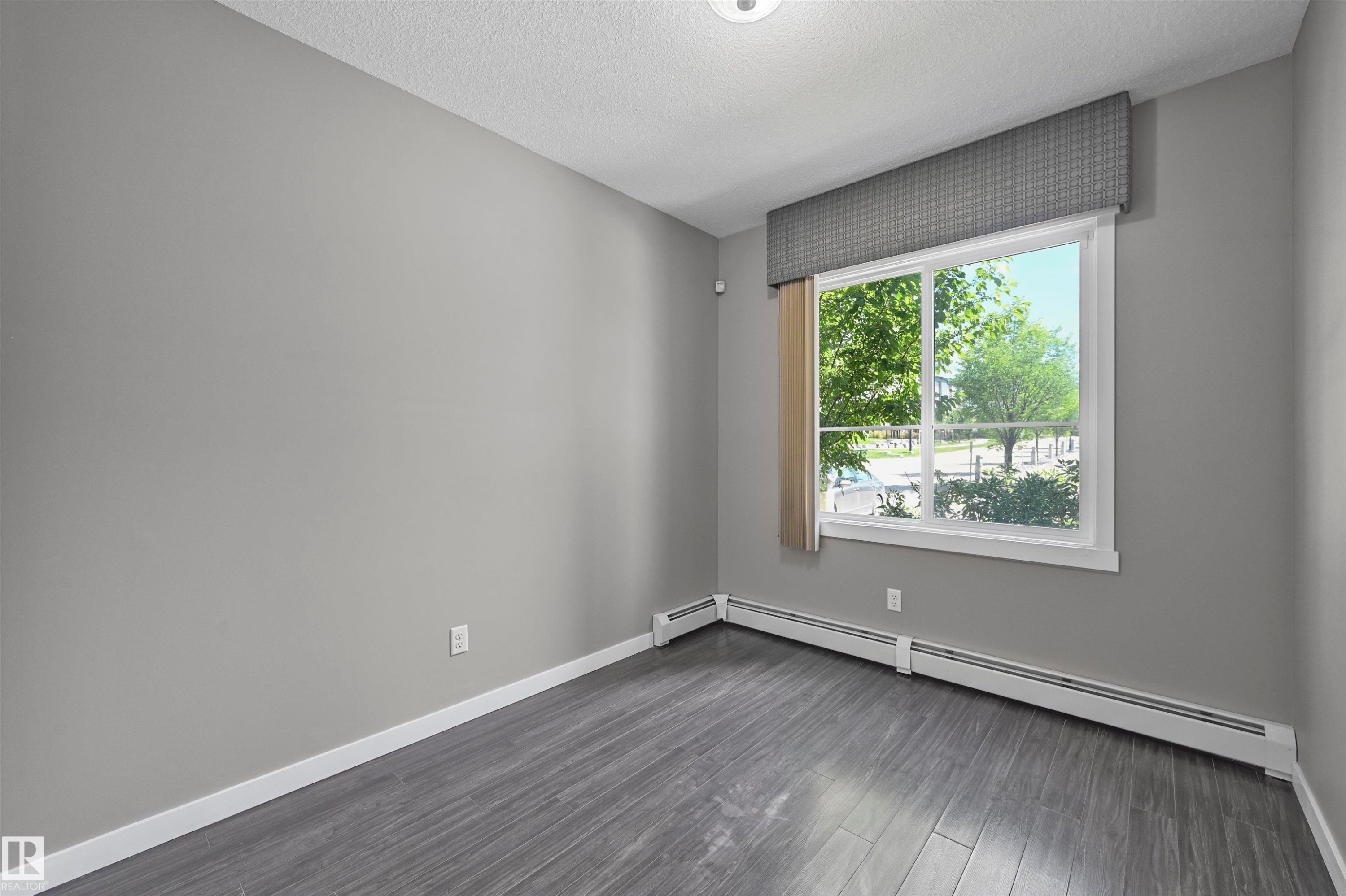 108 812 Welsh Drive, Edmonton, AB - Indoor Photo Showing Other Room