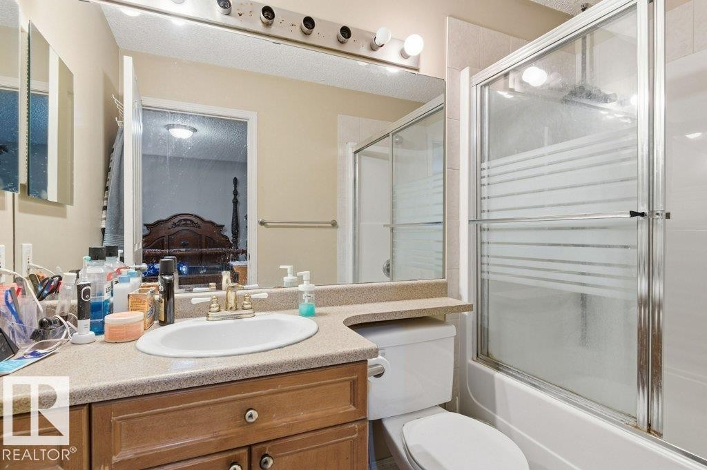 16228 48 Street, Edmonton, AB - Indoor Photo Showing Bathroom