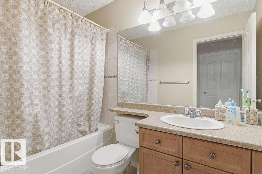16228 48 Street, Edmonton, AB - Indoor Photo Showing Bathroom