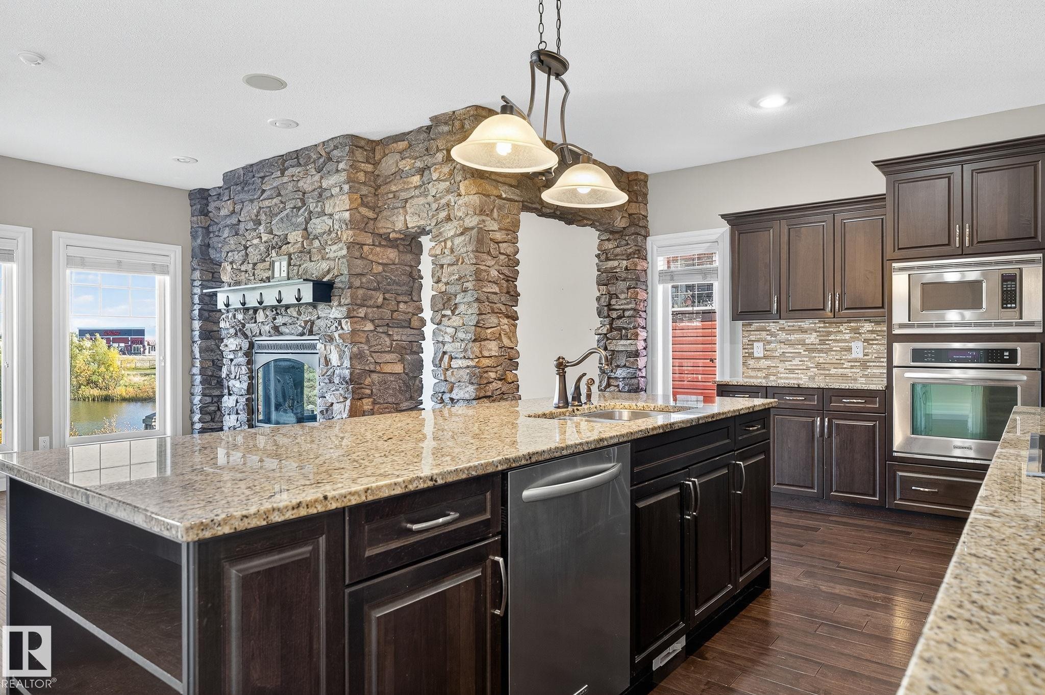 3841 Gallinger Loop, Edmonton, AB - Indoor Photo Showing Kitchen With Upgraded Kitchen