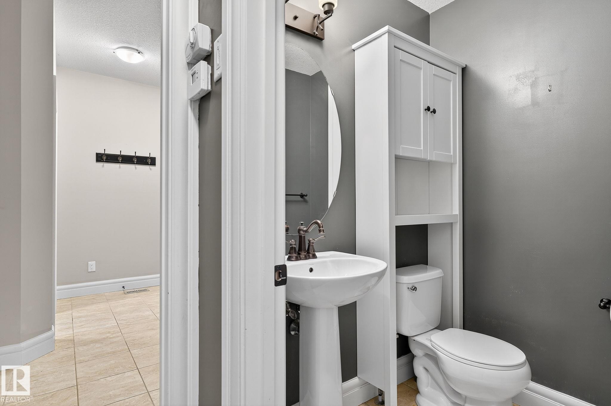 3841 Gallinger Loop, Edmonton, AB - Indoor Photo Showing Bathroom