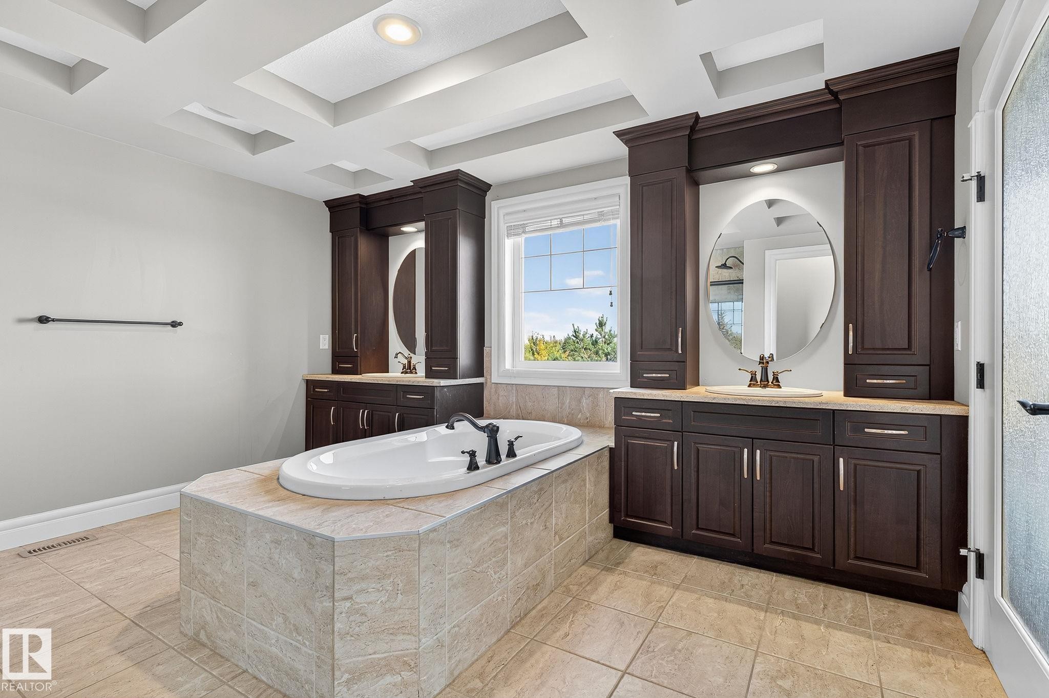 3841 Gallinger Loop, Edmonton, AB - Indoor Photo Showing Bathroom