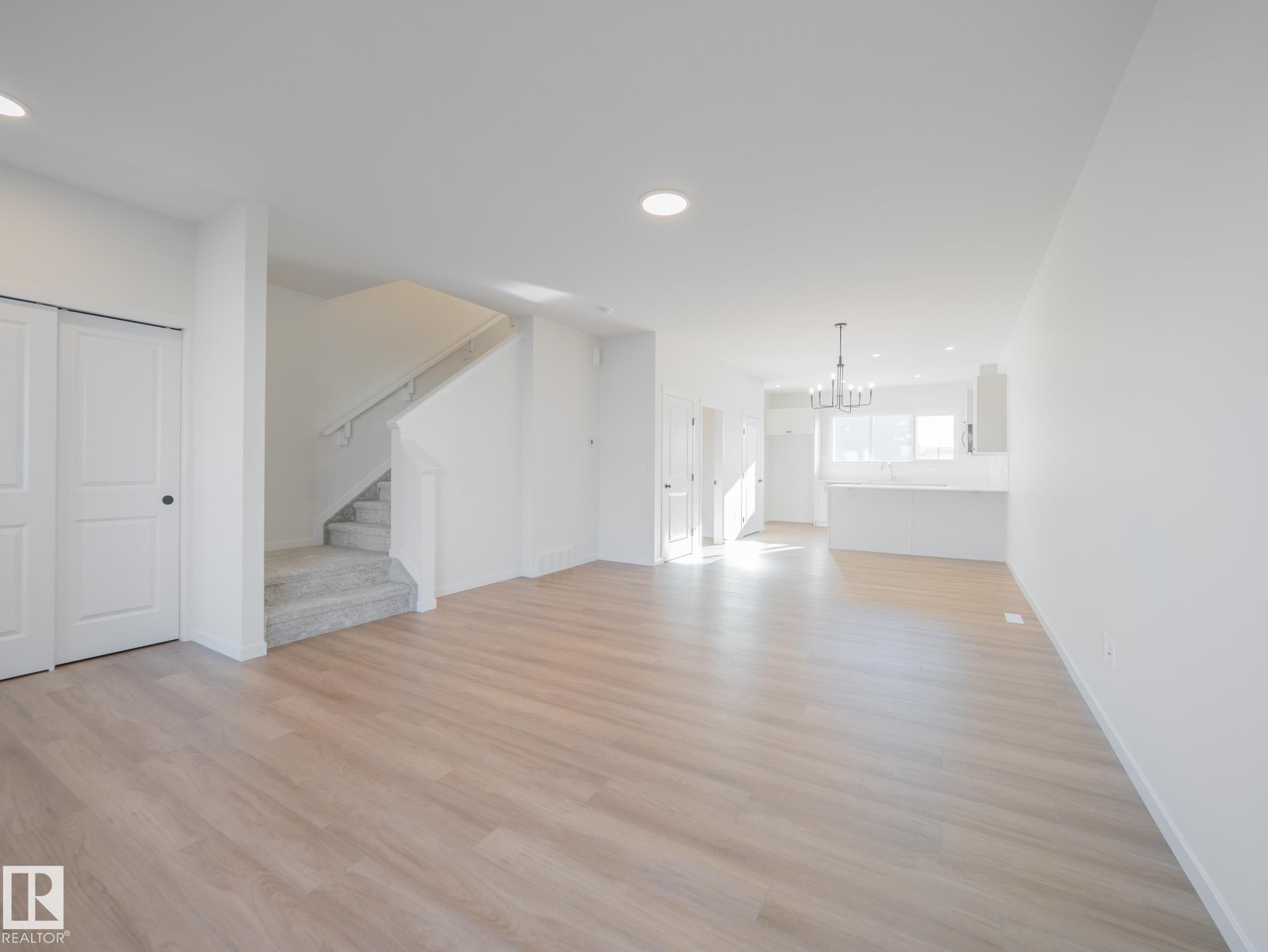 37 Rosa Crescent, St. Albert, AB - Indoor Photo Showing Other Room