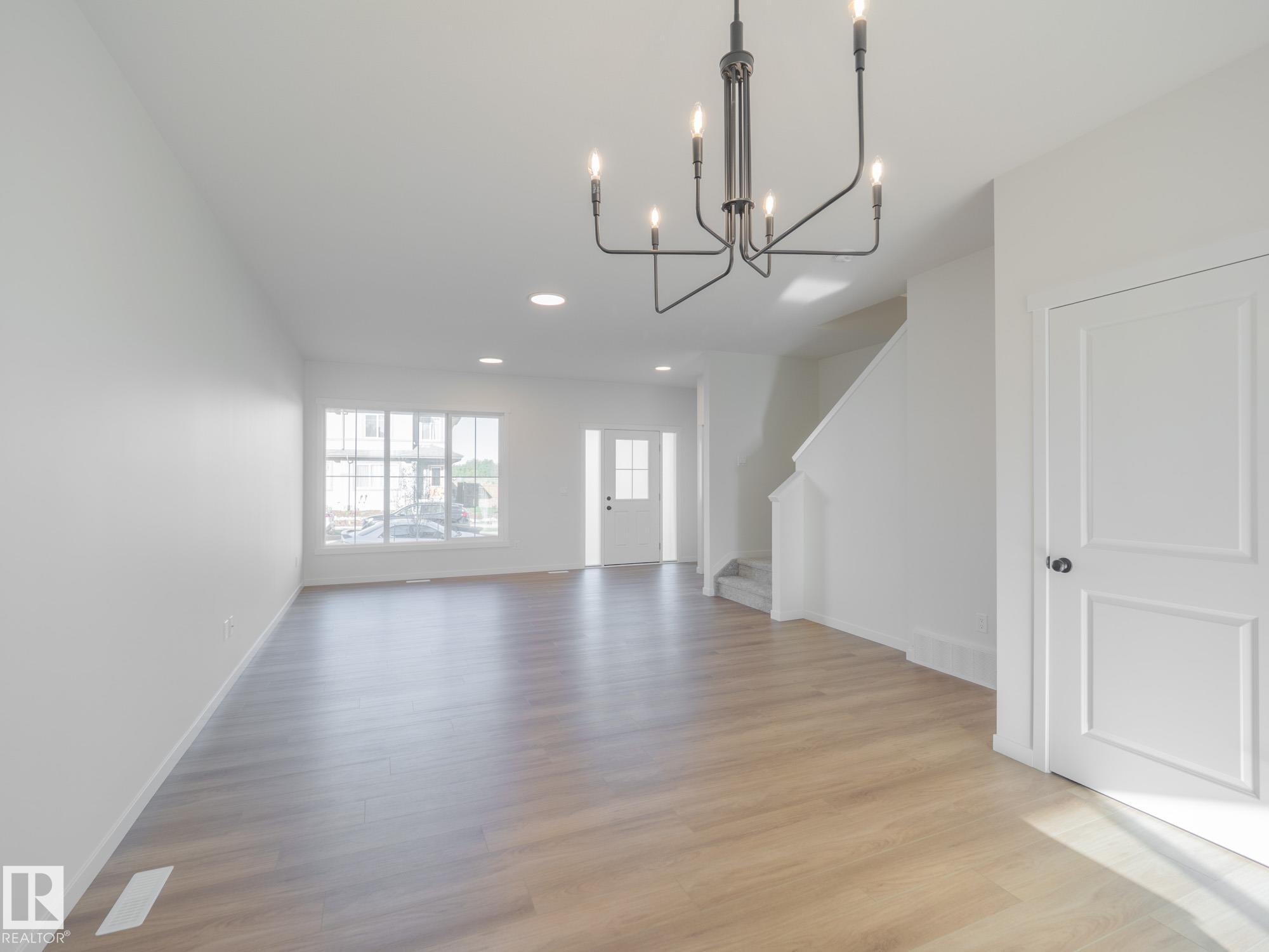 37 Rosa Crescent, St. Albert, AB - Indoor Photo Showing Other Room