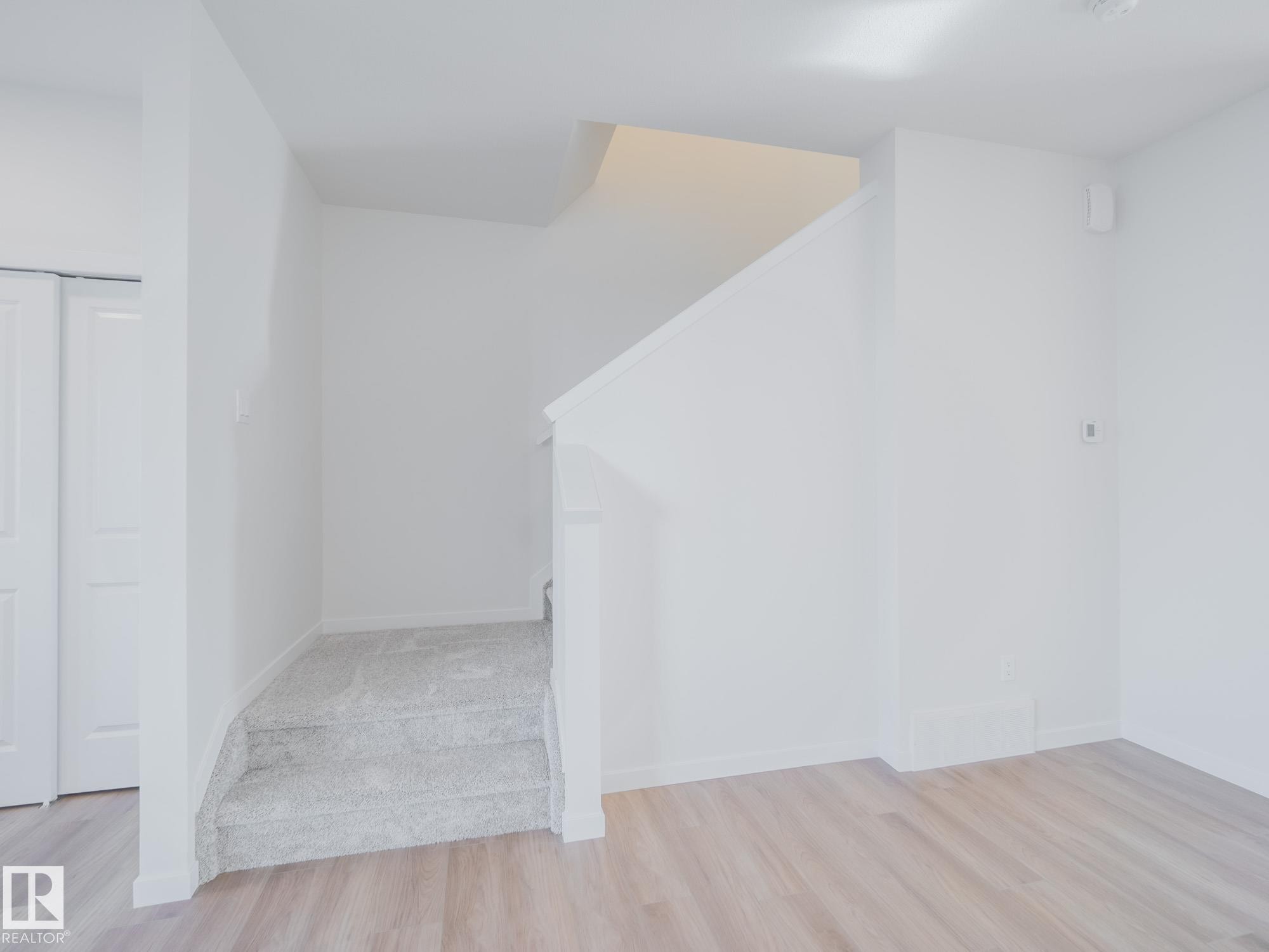 37 Rosa Crescent, St. Albert, AB - Indoor Photo Showing Other Room