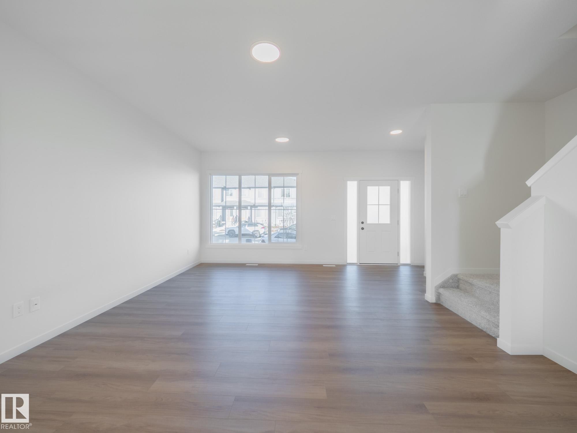 37 Rosa Crescent, St. Albert, AB - Indoor Photo Showing Other Room