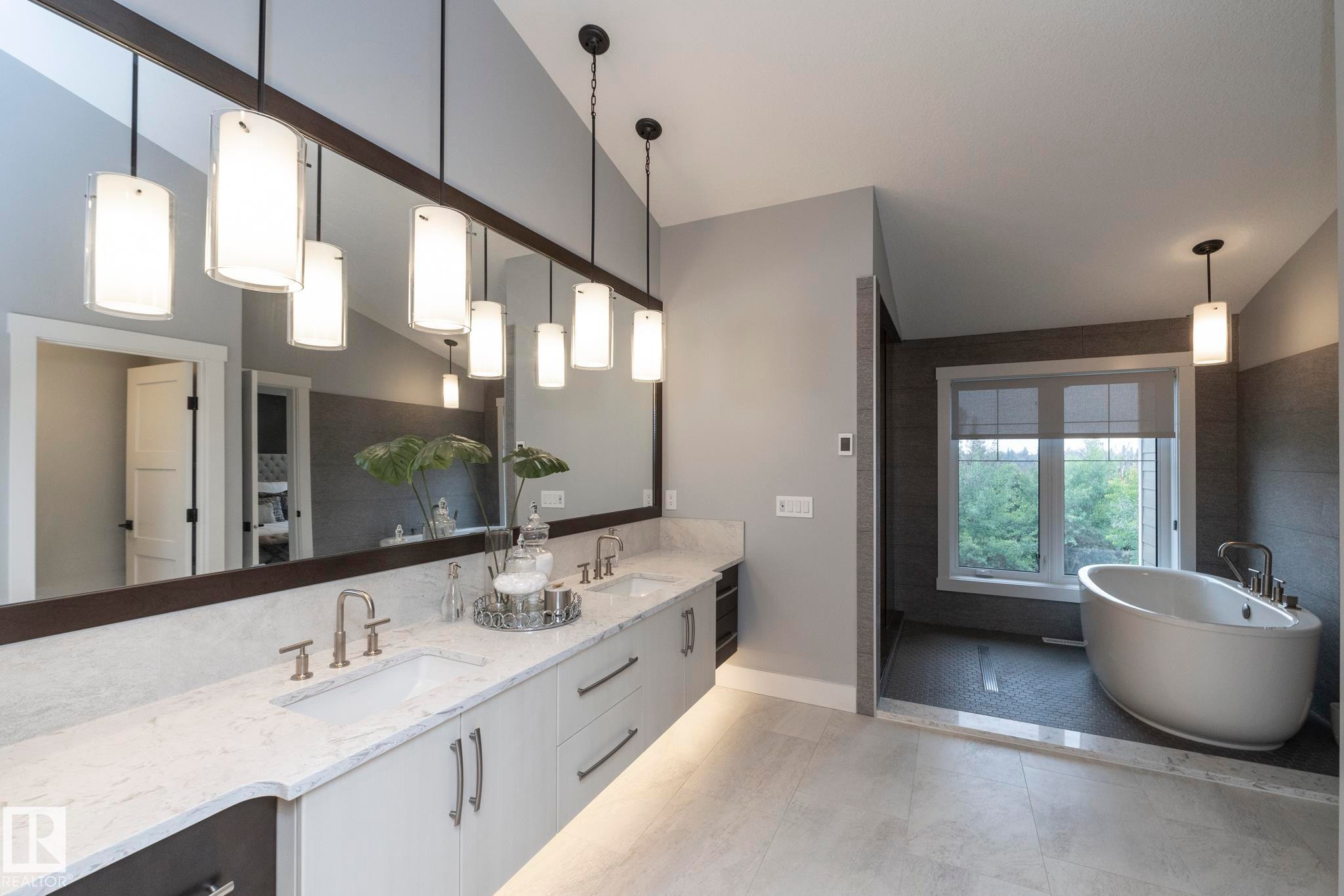 7549 May Common, Edmonton, AB - Indoor Photo Showing Bathroom