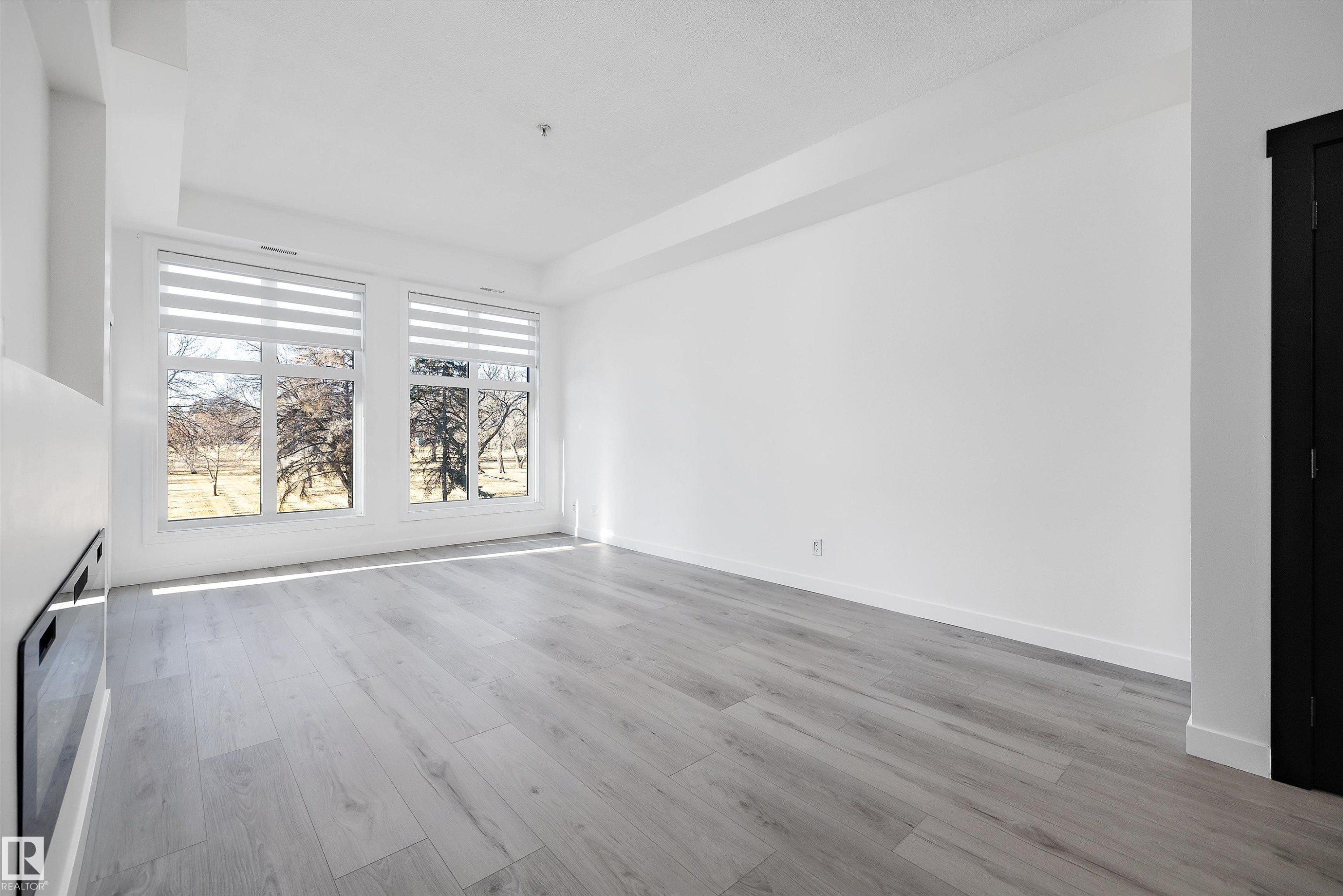 200 10531 117 Street, Edmonton, AB - Indoor Photo Showing Other Room