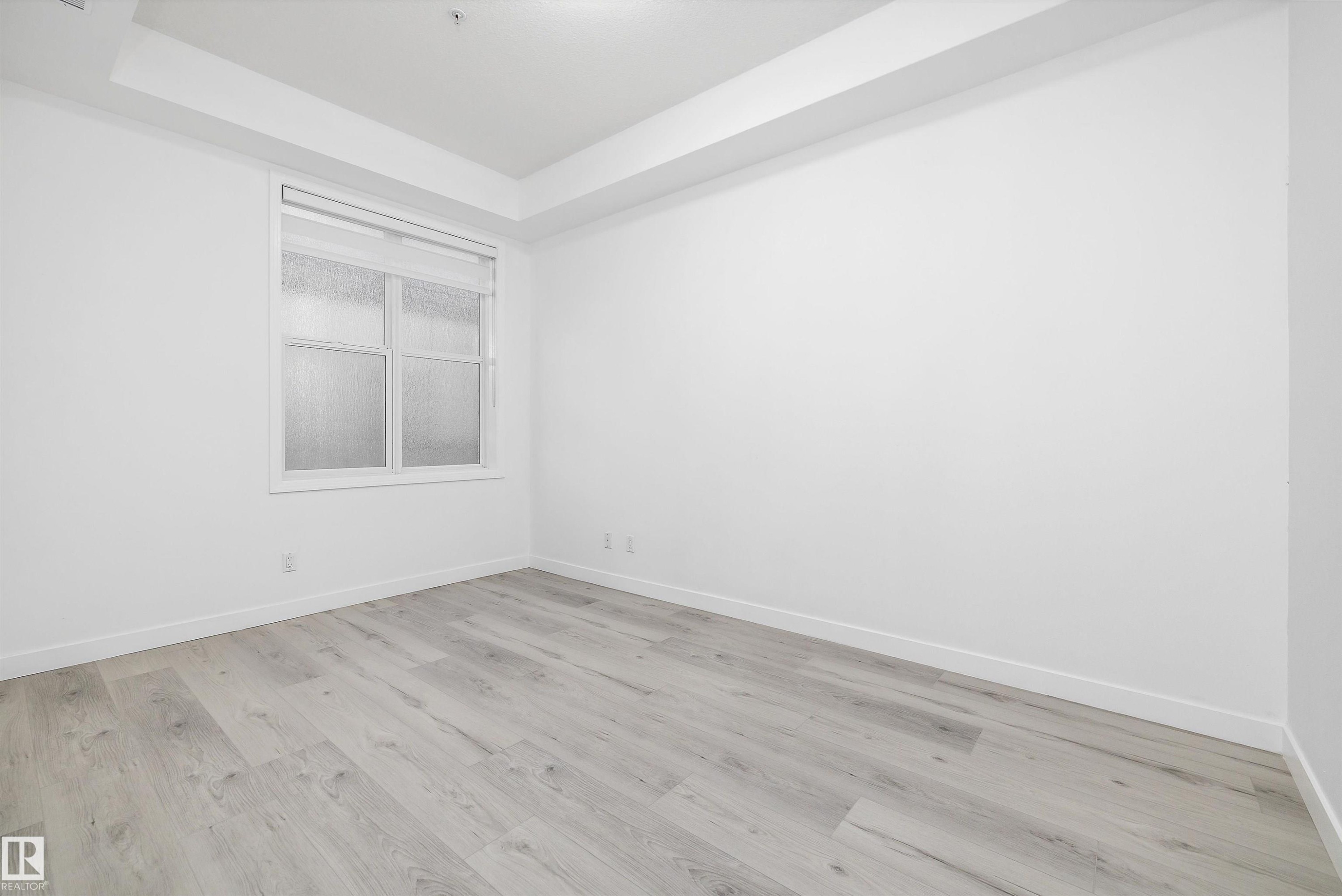 200 10531 117 Street, Edmonton, AB - Indoor Photo Showing Other Room