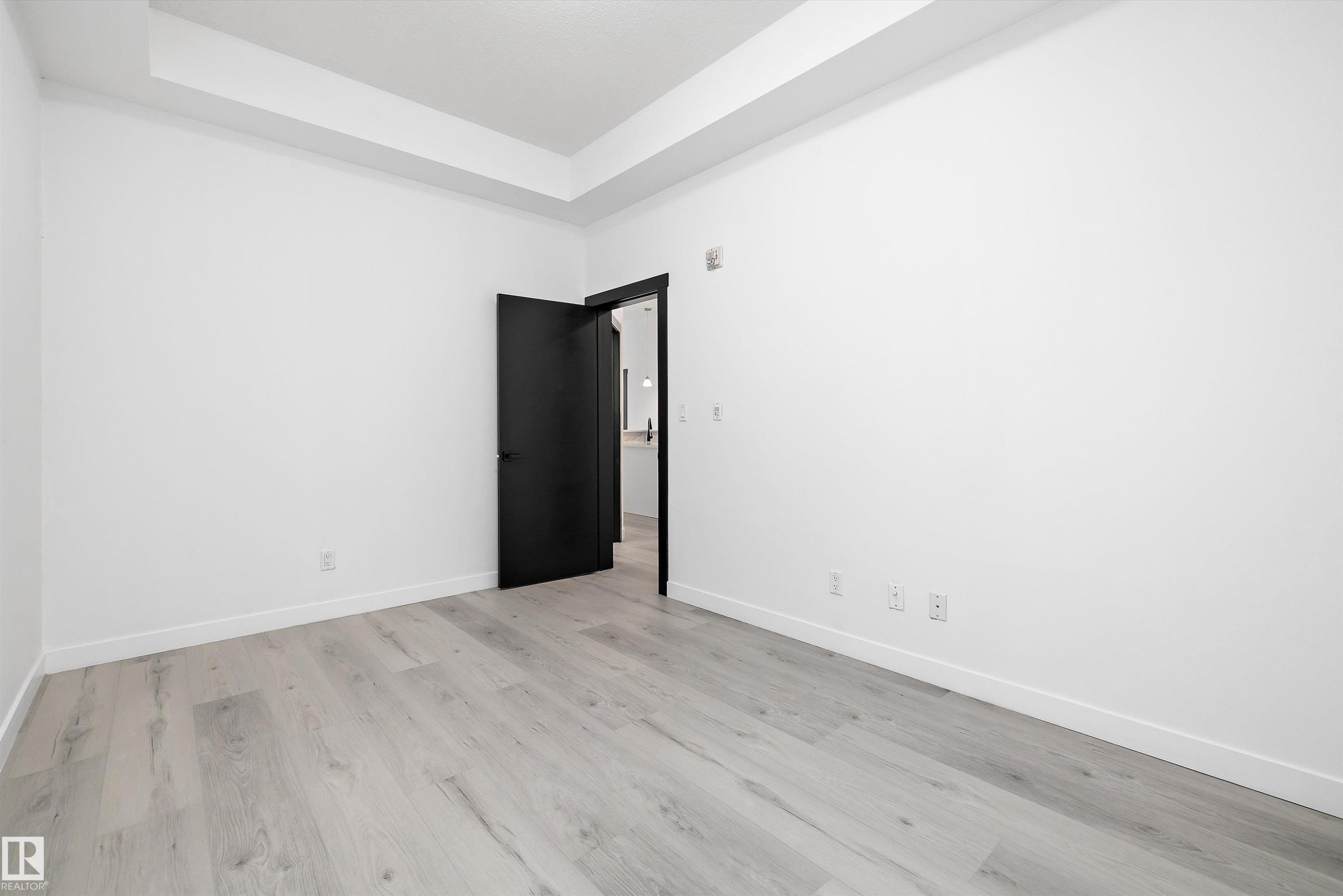 200 10531 117 Street, Edmonton, AB - Indoor Photo Showing Other Room