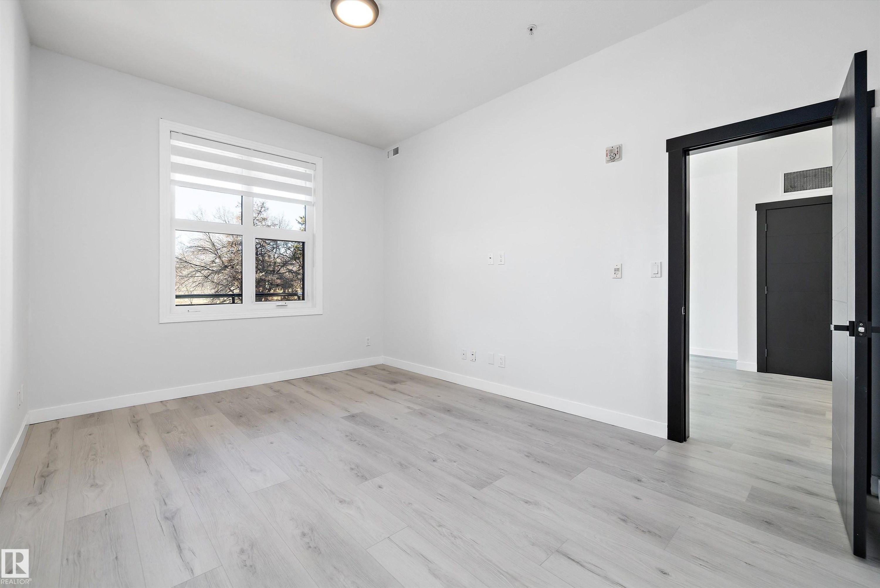 200 10531 117 Street, Edmonton, AB - Indoor Photo Showing Other Room