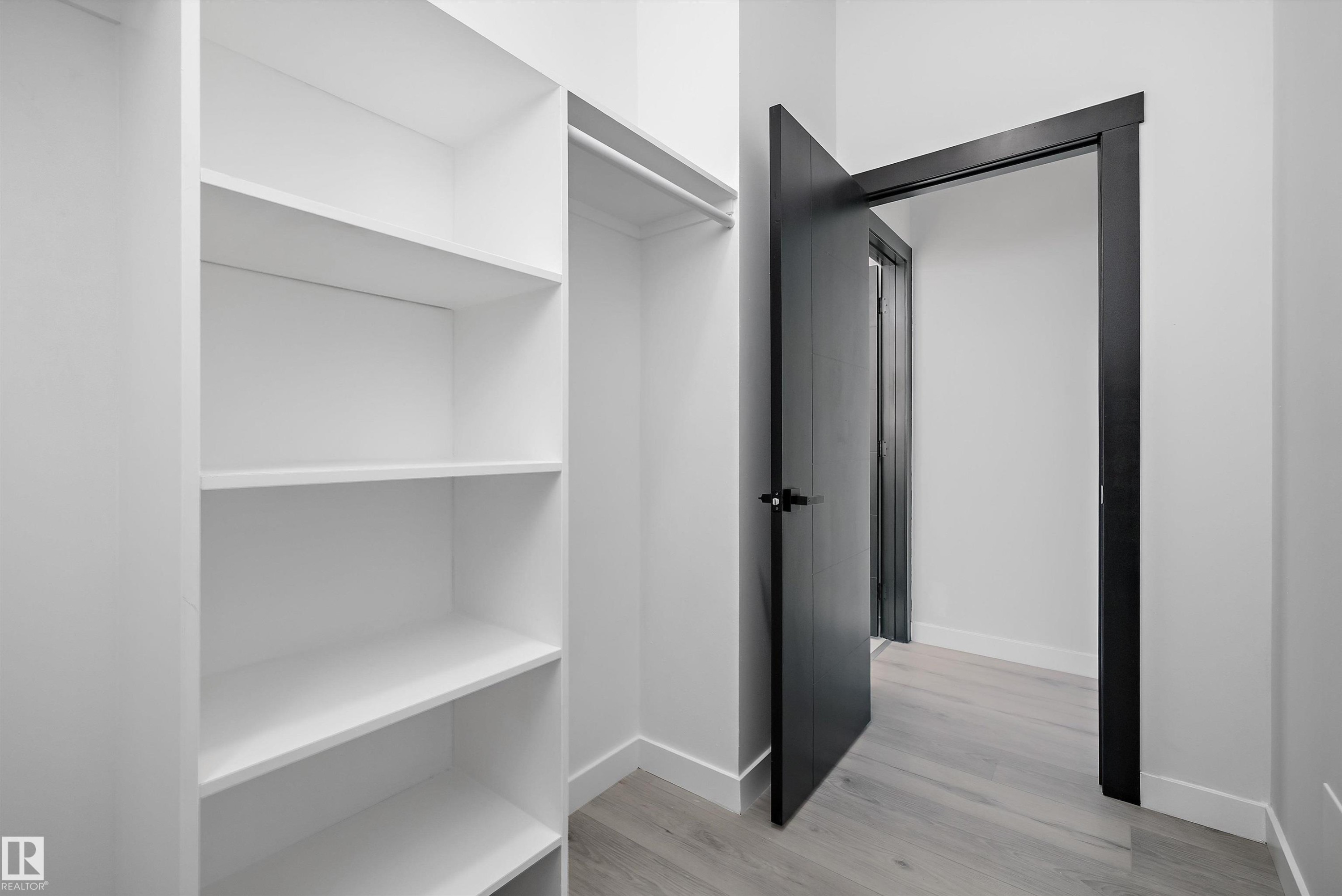 200 10531 117 Street, Edmonton, AB - Indoor Photo Showing Other Room