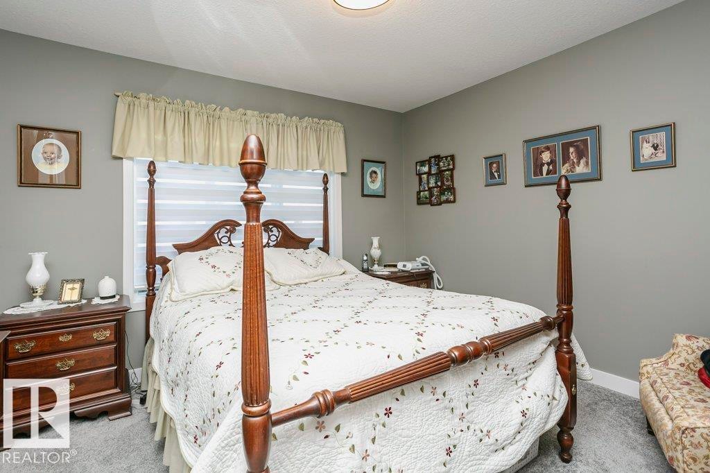 1537 Sandstone Boulevard, Sherwood Park, AB - Indoor Photo Showing Bedroom