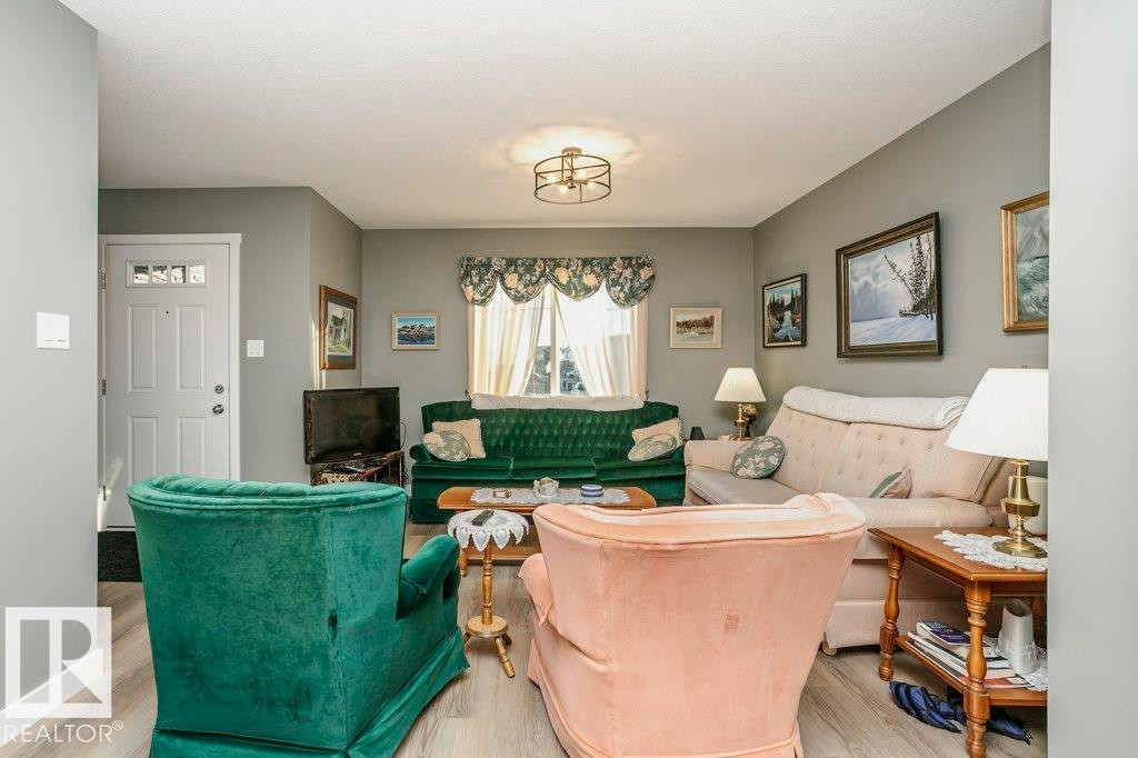 1537 Sandstone Boulevard, Sherwood Park, AB - Indoor