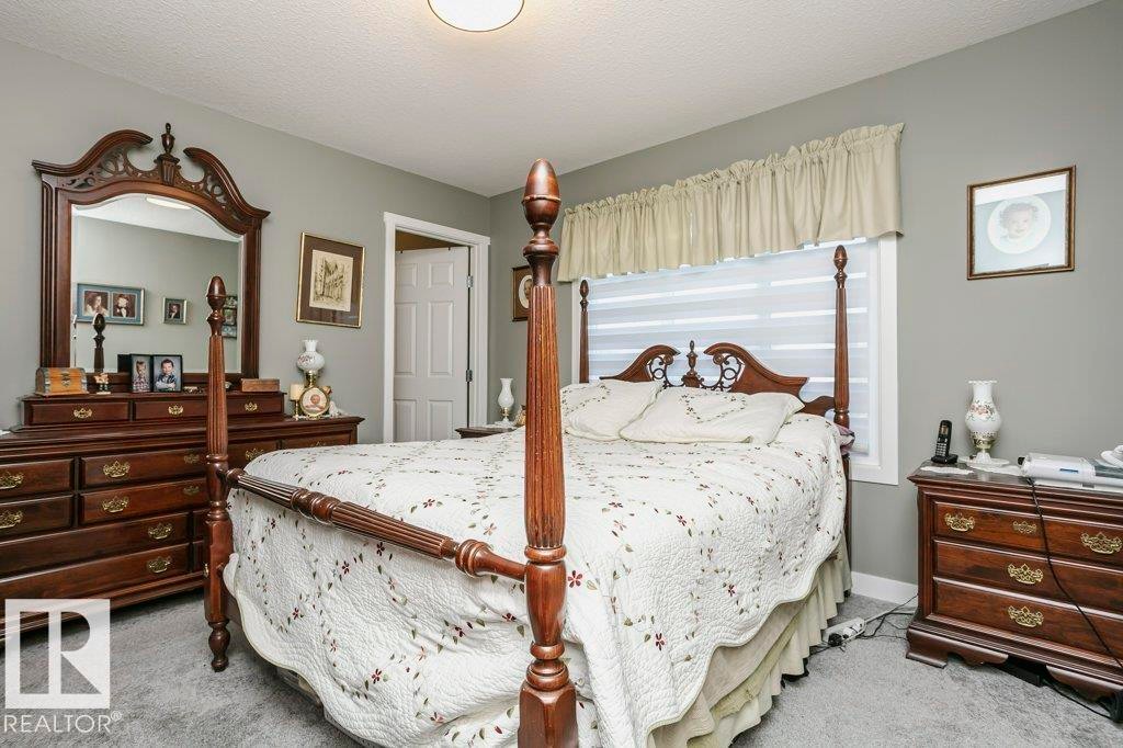 1537 Sandstone Boulevard, Sherwood Park, AB - Indoor Photo Showing Bedroom