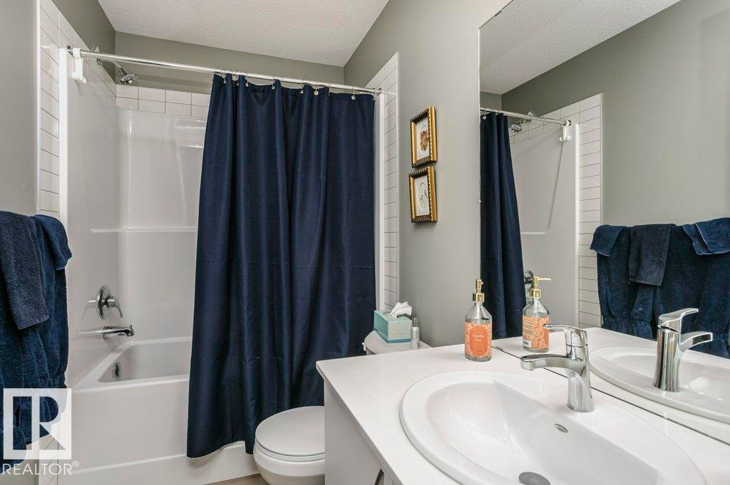 1537 Sandstone Boulevard, Sherwood Park, AB - Indoor Photo Showing Bathroom