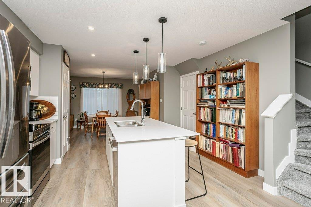 1537 Sandstone Boulevard, Sherwood Park, AB - Indoor Photo Showing Kitchen With Double Sink With Upgraded Kitchen