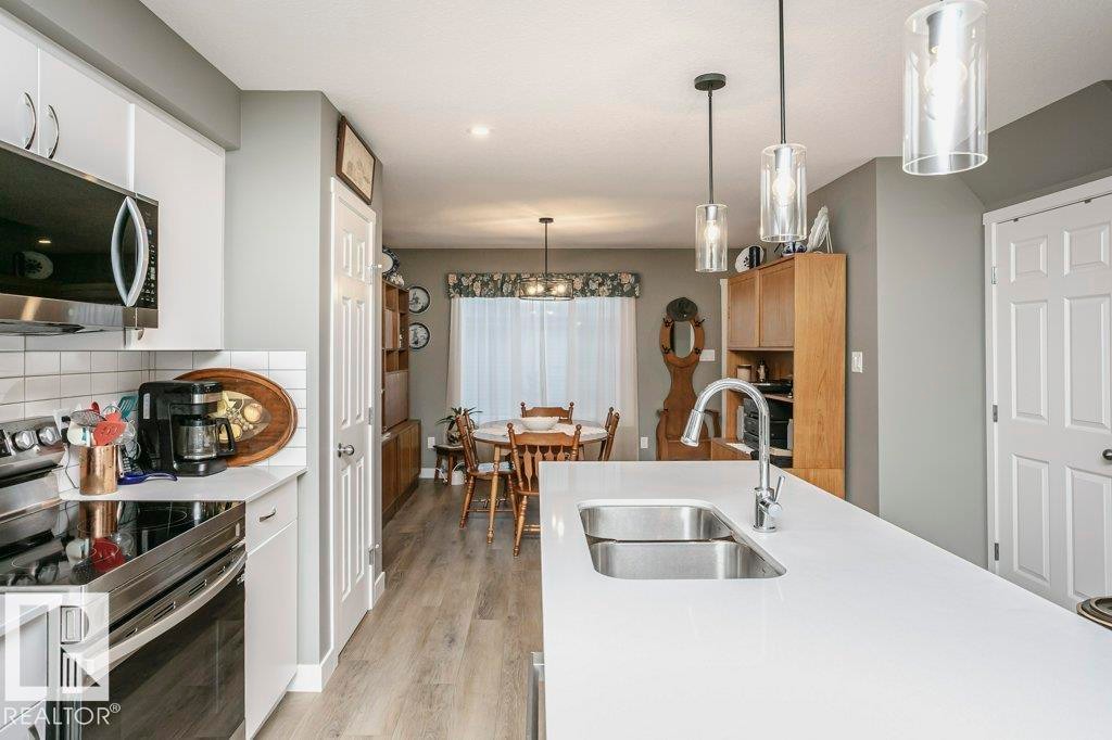 1537 Sandstone Boulevard, Sherwood Park, AB - Indoor Photo Showing Kitchen With Double Sink With Upgraded Kitchen