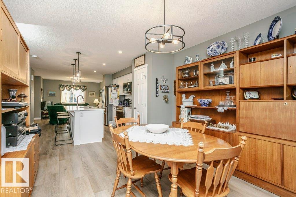1537 Sandstone Boulevard, Sherwood Park, AB - Indoor Photo Showing Dining Room