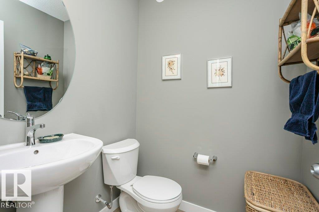 1537 Sandstone Boulevard, Sherwood Park, AB - Indoor Photo Showing Bathroom