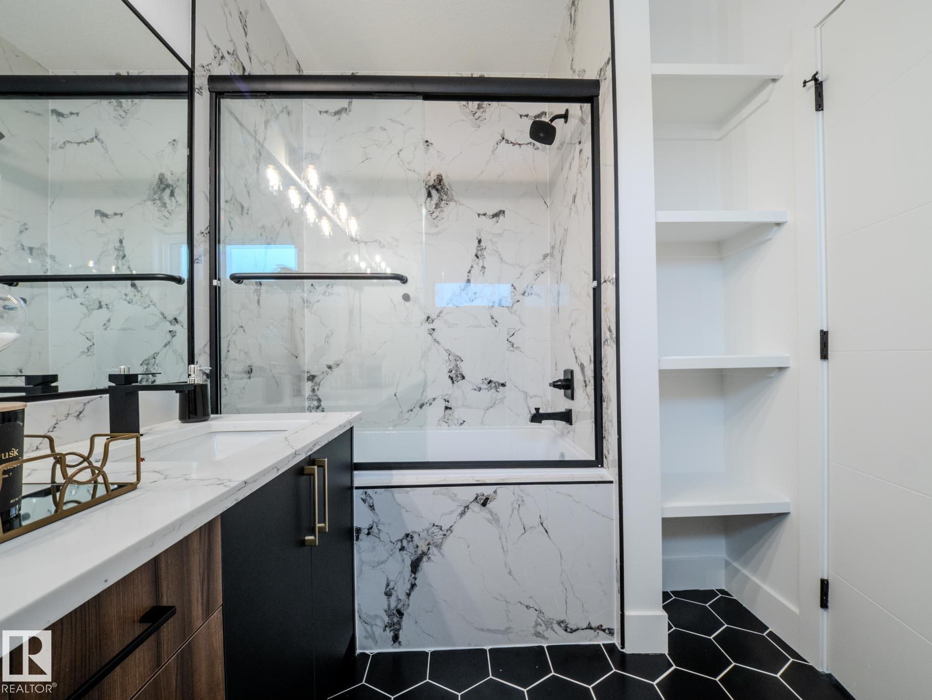 Edmonton, AB - Indoor