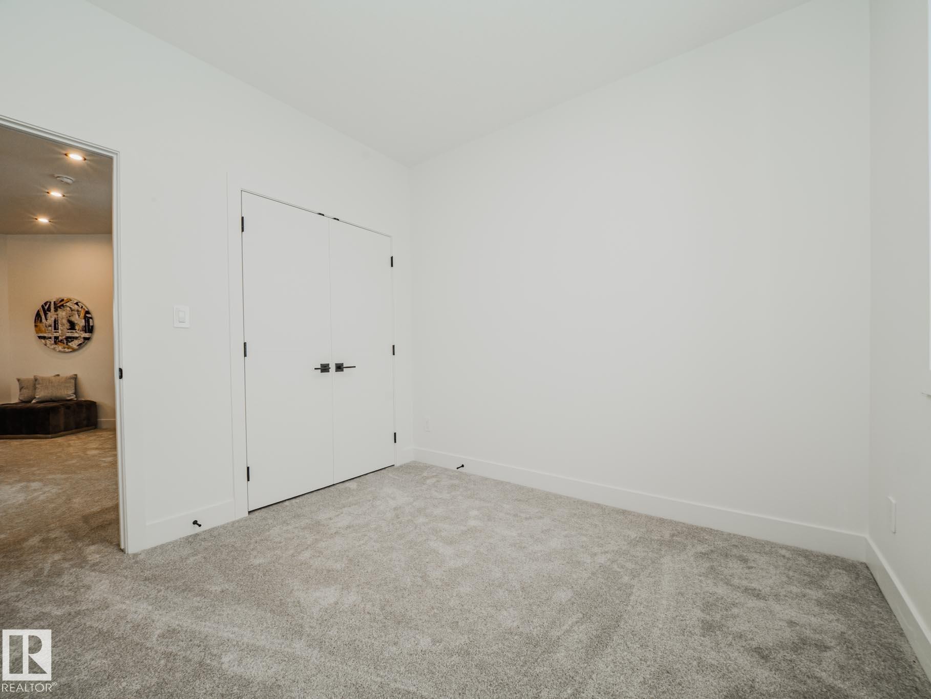 Edmonton, AB - Indoor Photo Showing Other Room