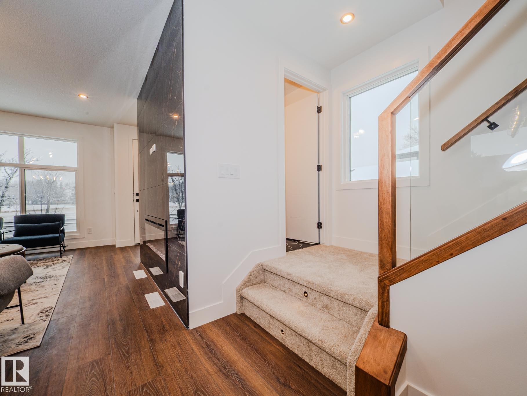 7607 98 Avenue, Edmonton, AB