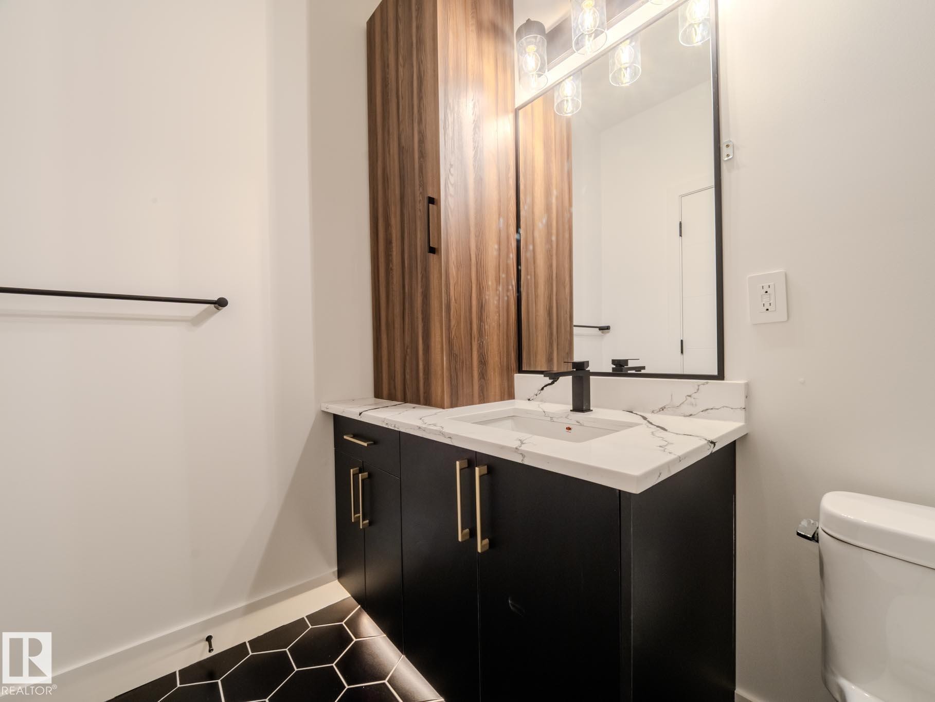 7607 98 Avenue, Edmonton, AB