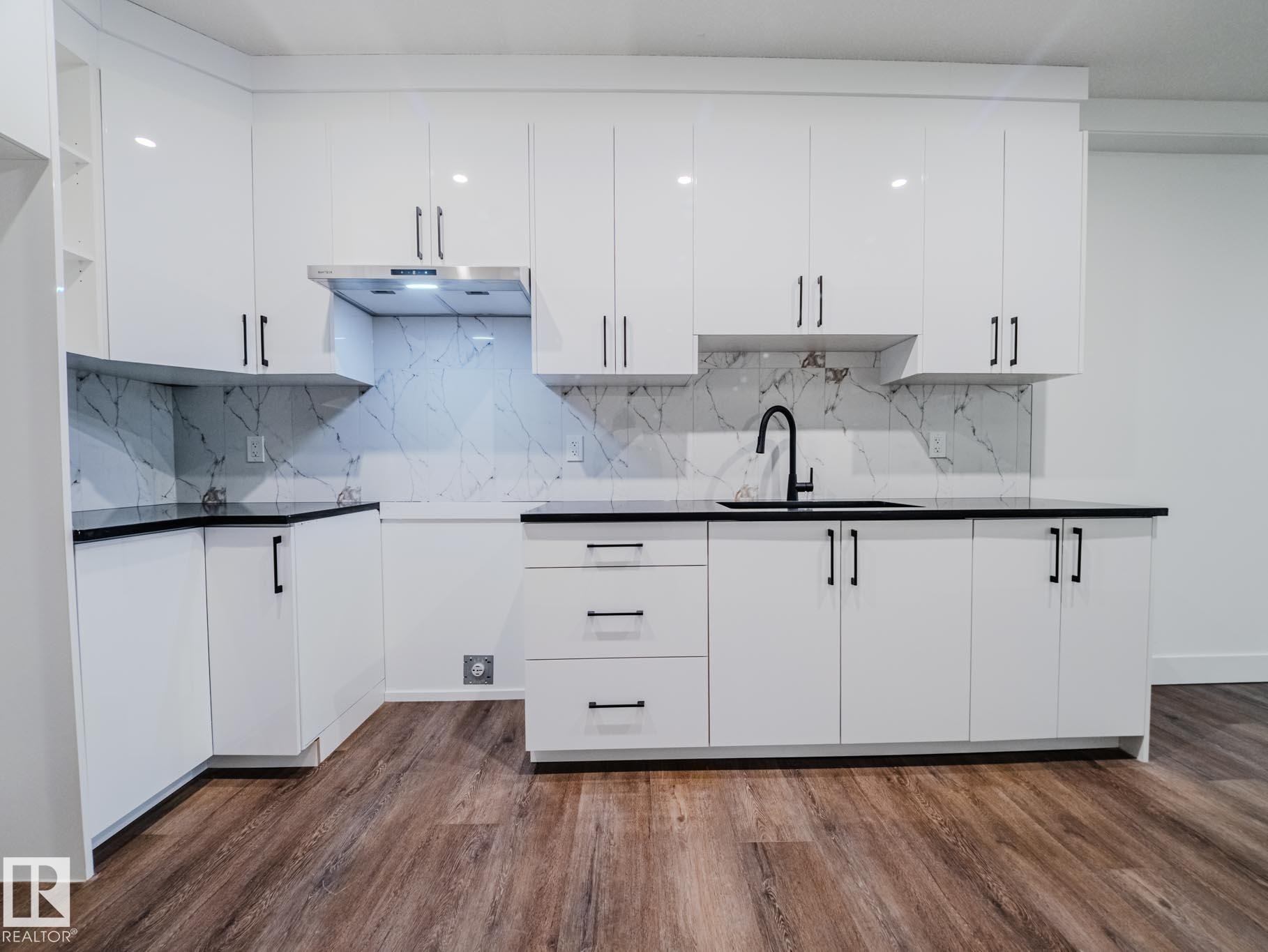 7607 98 Avenue, Edmonton, AB