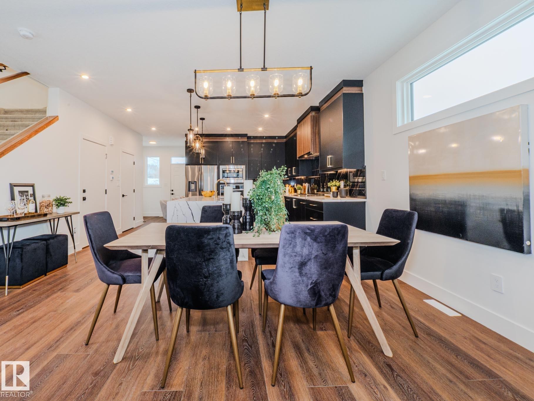 Edmonton, AB - Indoor Photo Showing Dining Room
