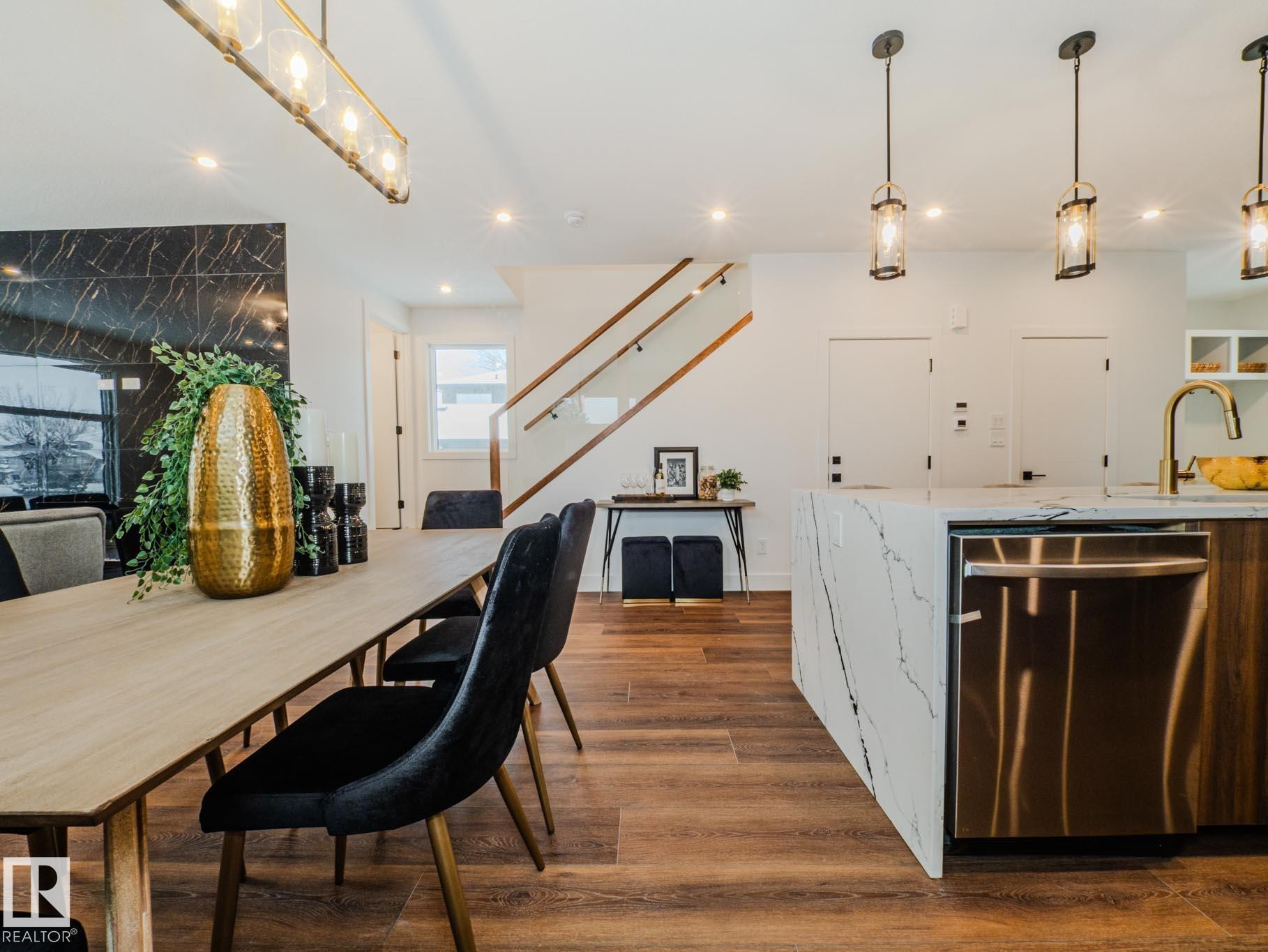 Edmonton, AB - Indoor Photo Showing Dining Room