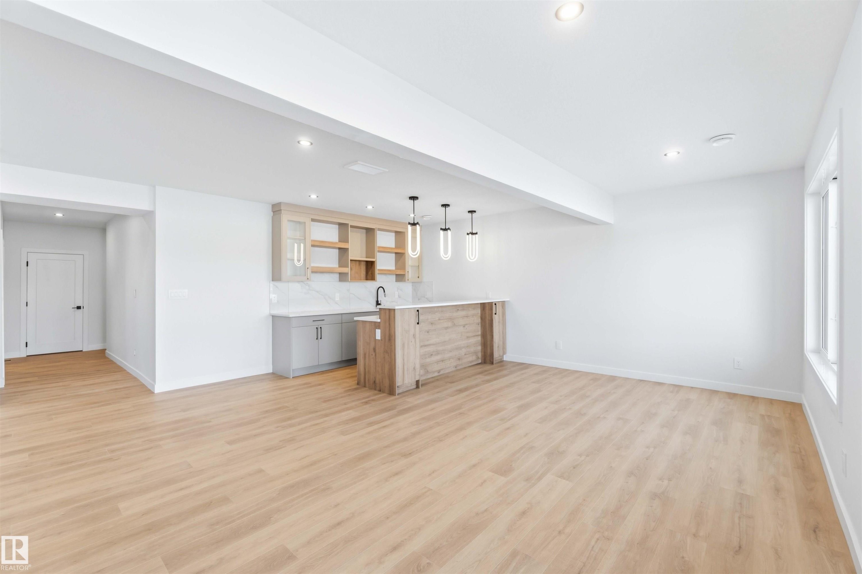 72 Eldridge Point(E), St. Albert, AB - Indoor Photo Showing Kitchen