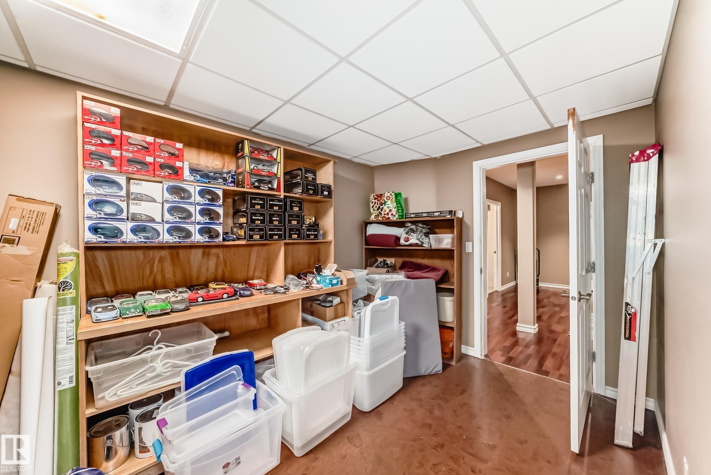 946 Wallbridge Place, Edmonton, AB - Indoor