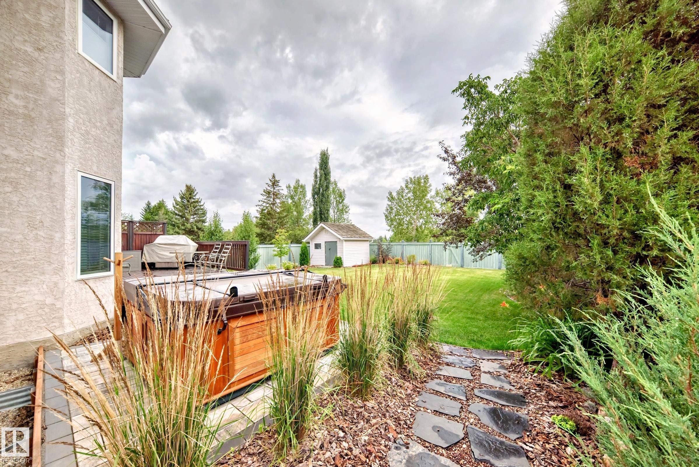 946 Wallbridge Place, Edmonton, AB - Outdoor