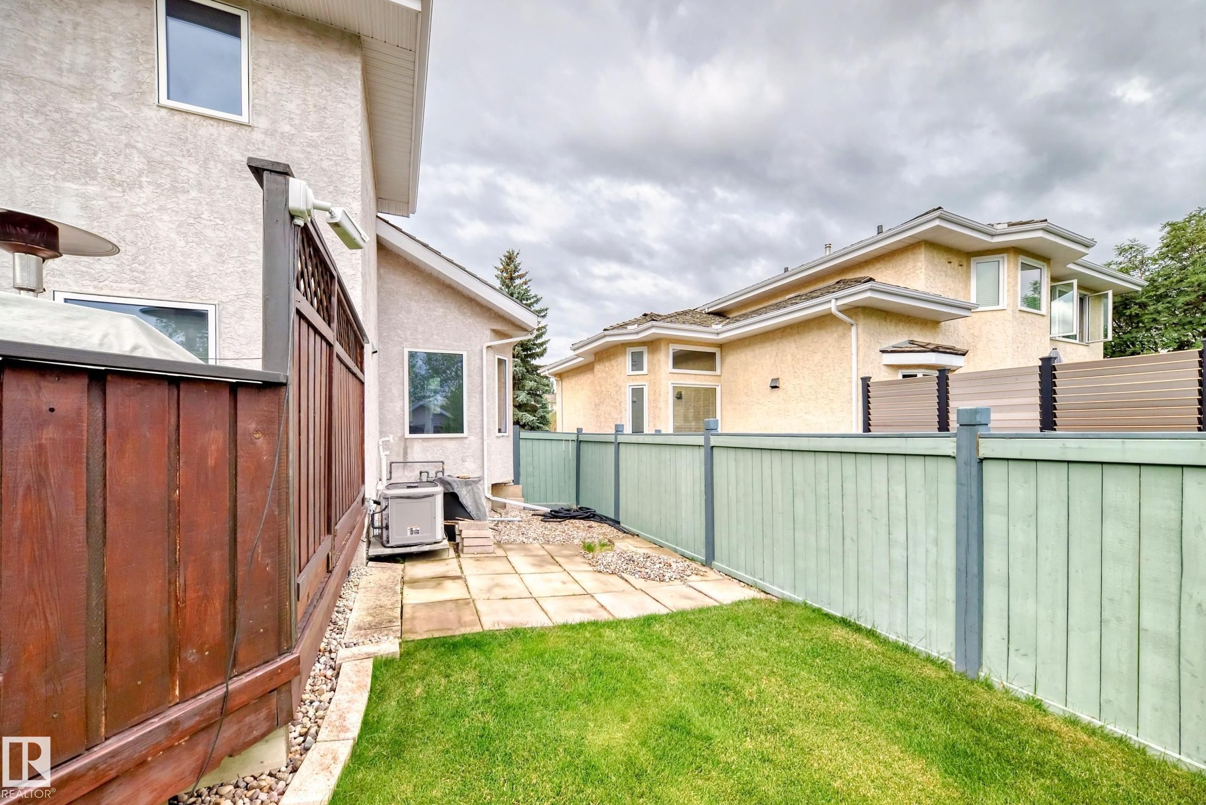 946 Wallbridge Place, Edmonton, AB - Outdoor With Exterior