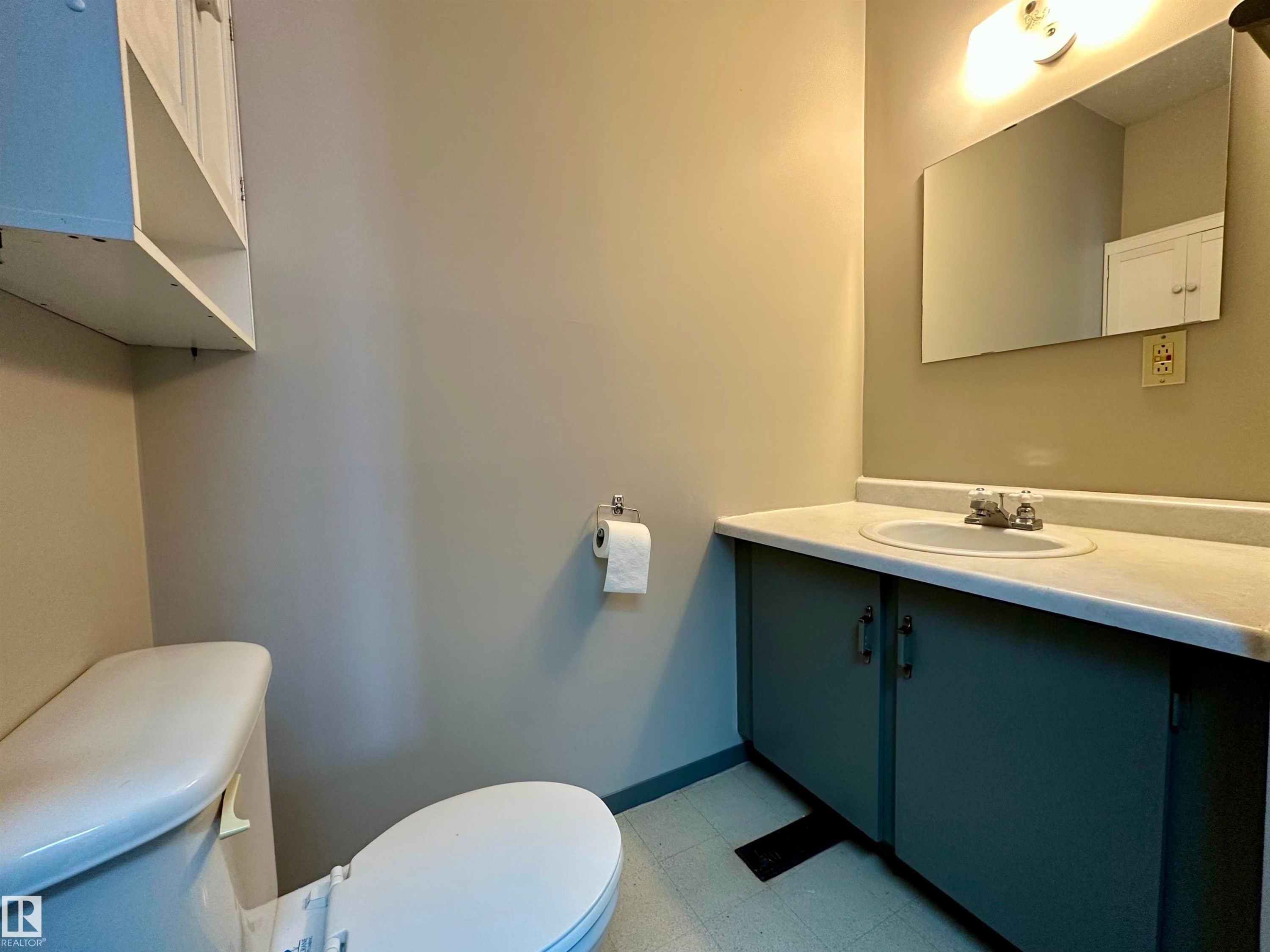 4903 52 Avenue, La Corey, AB - Indoor Photo Showing Bathroom
