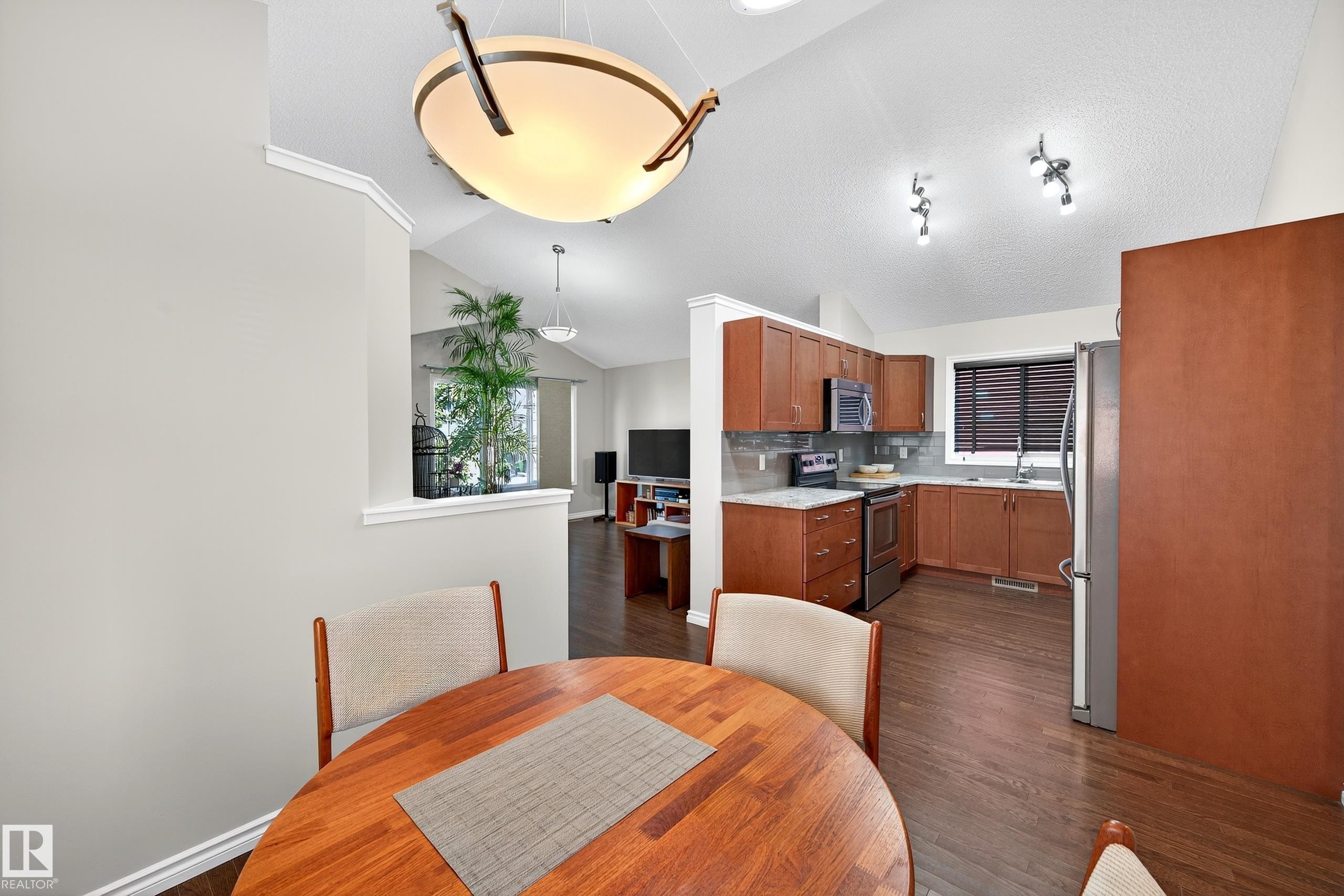 3327 Weidle Way, Edmonton, AB - Indoor Photo Showing Dining Room