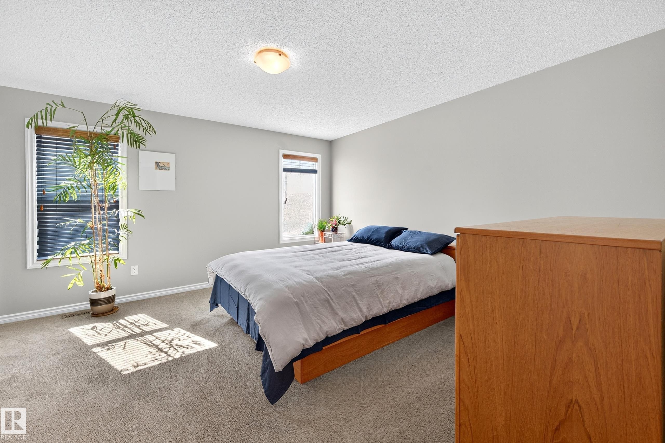 3327 Weidle Way, Edmonton, AB - Indoor Photo Showing Bedroom