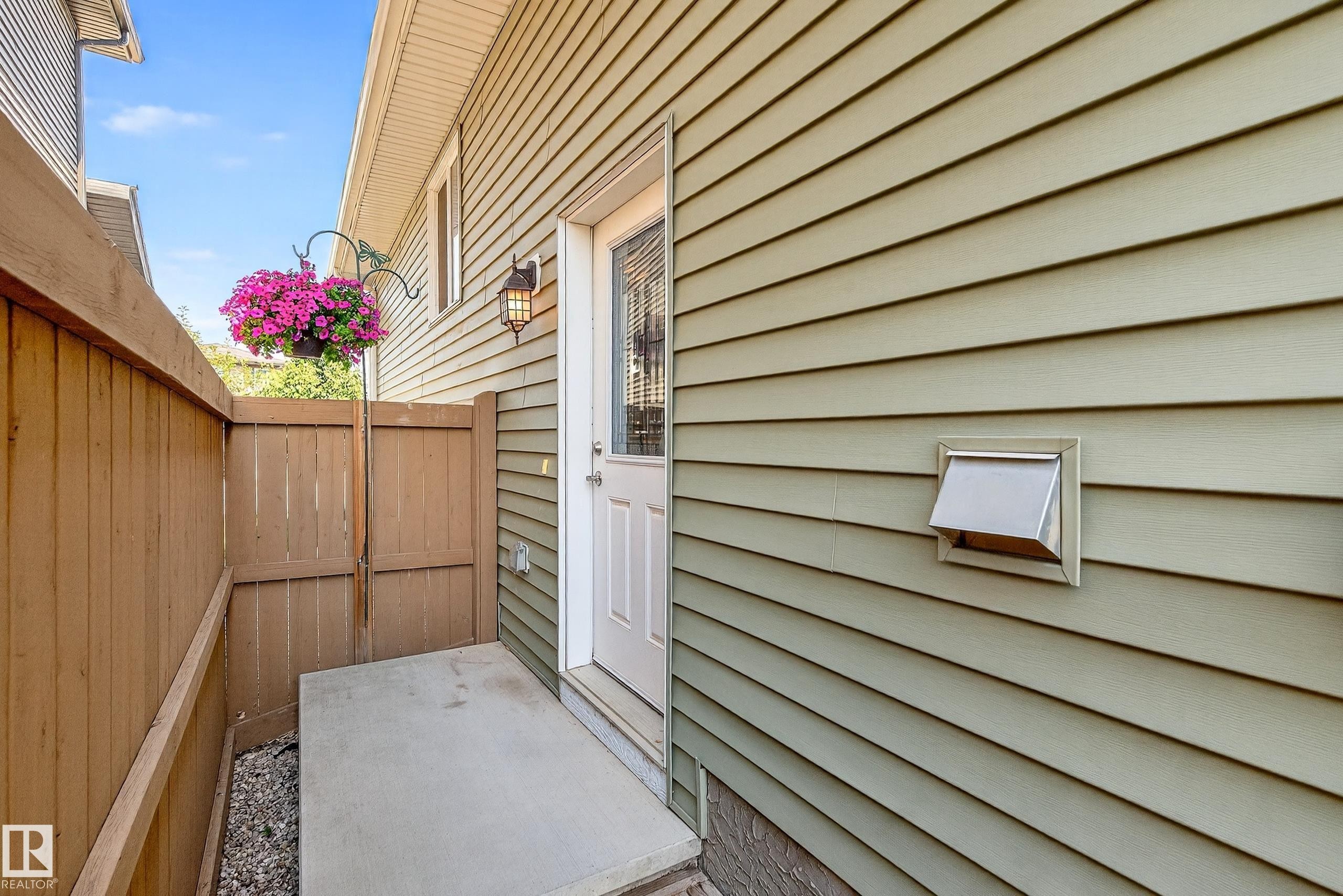 3327 Weidle Way, Edmonton, AB - Outdoor With Exterior