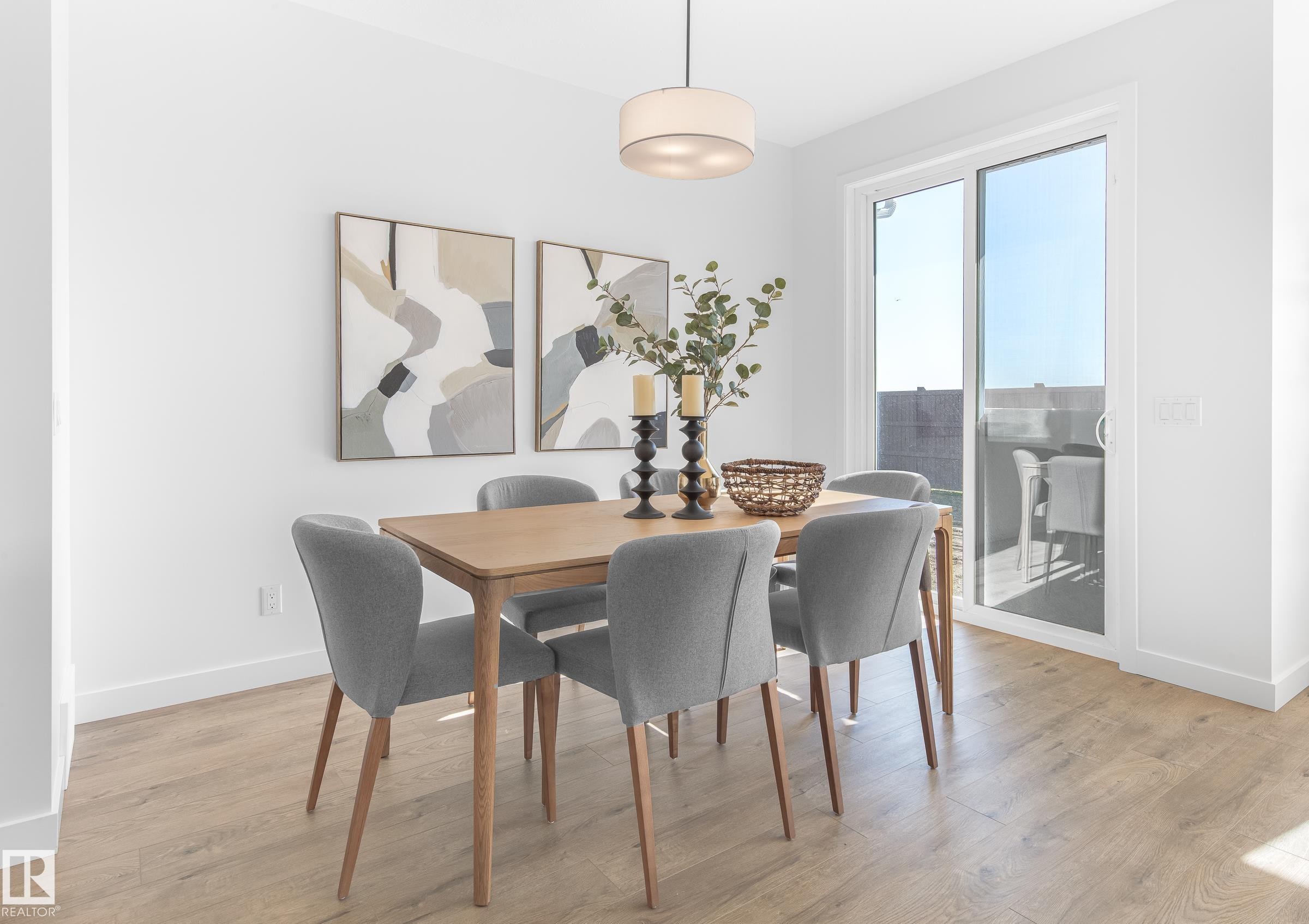 5669 Hawthorn Way, Edmonton, AB - Indoor Photo Showing Dining Room