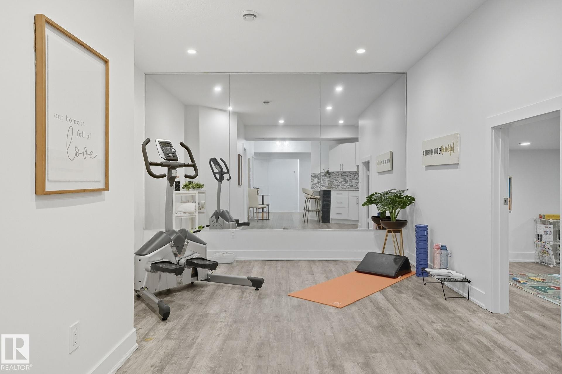 971 Summerside Link, Edmonton, AB - Indoor Photo Showing Gym Room